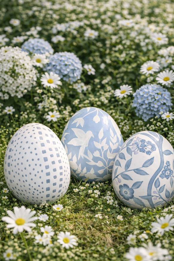 Soft Blue Bird & Vine Egg