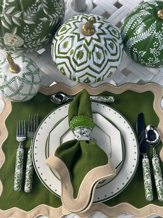 Green Topiary & Bow Napkin Ring
