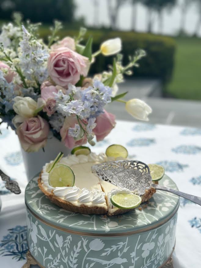 Pink & White Chinoiserie Cake Platform