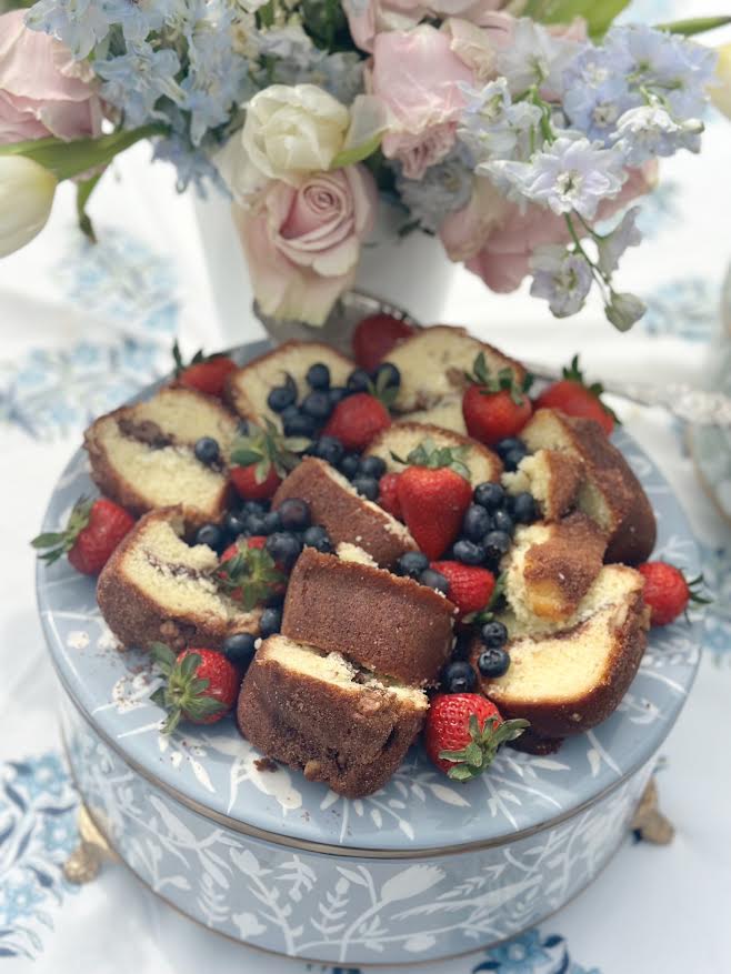 Pink / White Chinoiserie Cake Platform