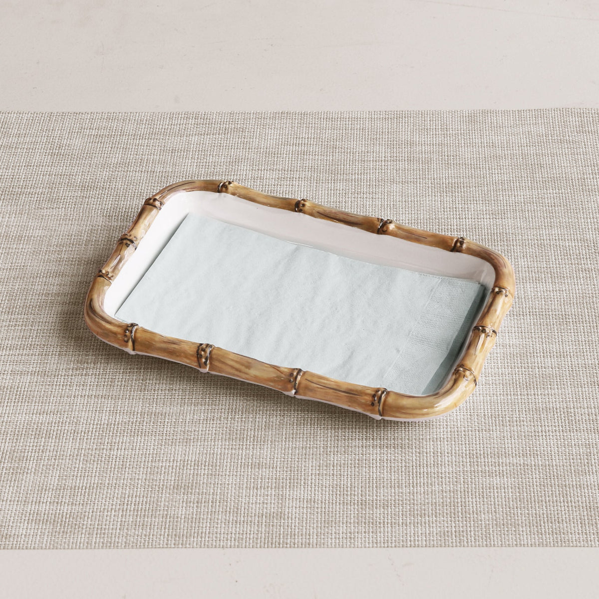 VIDA Bamboo Guest Towel Holder (White and Natural)