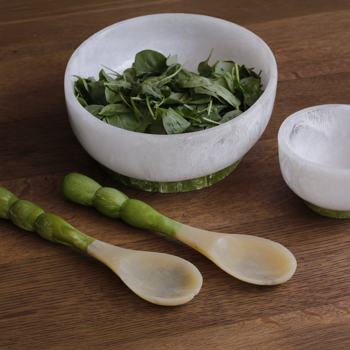 RESIN Rio Small Bowl with Base (White and Green)