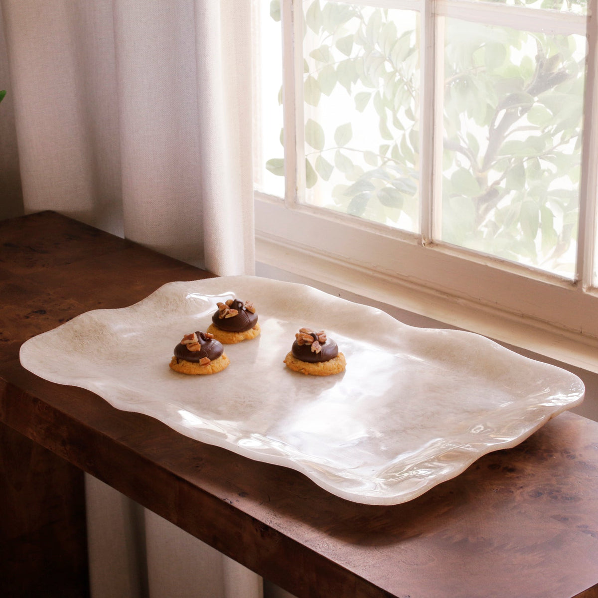 RESIN Alabaster Extra Large Rectangular Tray White Swirl