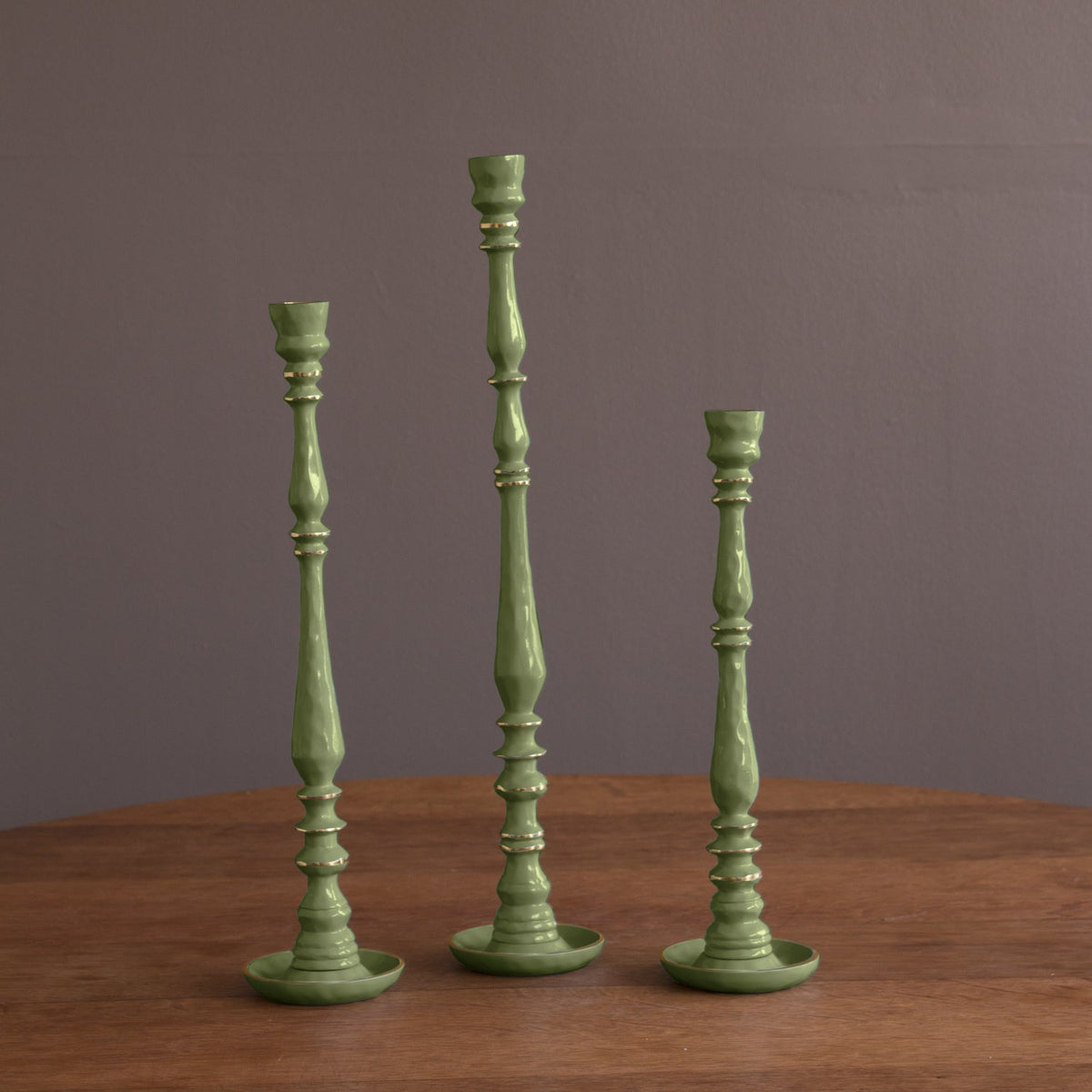 ENCANTO Crosby Small Candlestick Holder (Leaf Green)