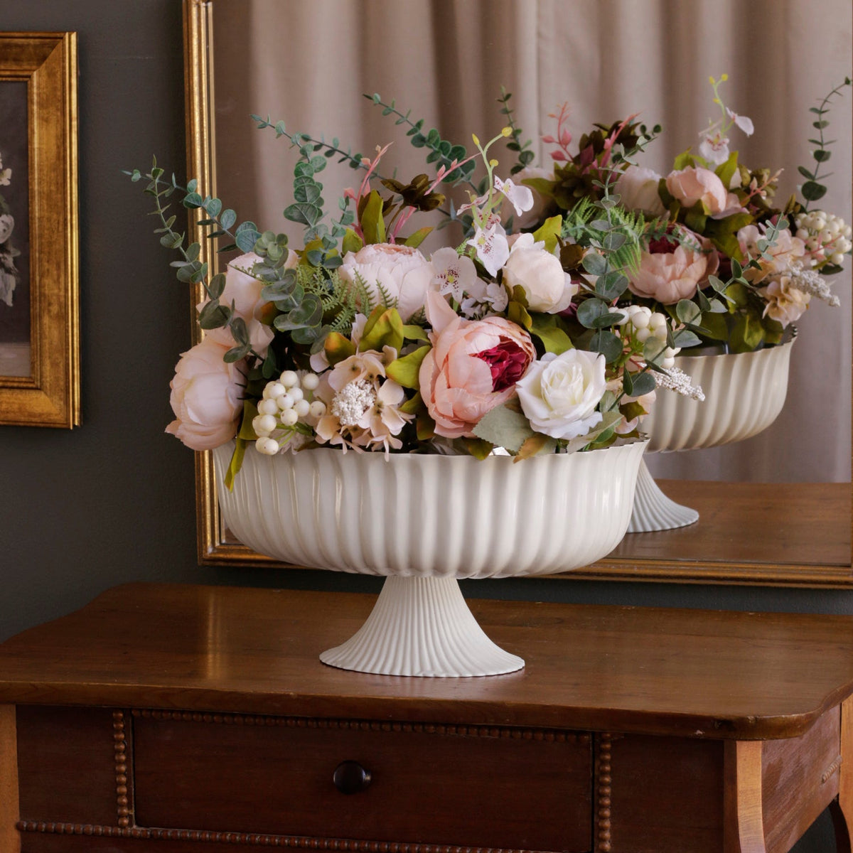 ENCANTO Vienna Large Centerpiece/Punchbowl (Cream and White)