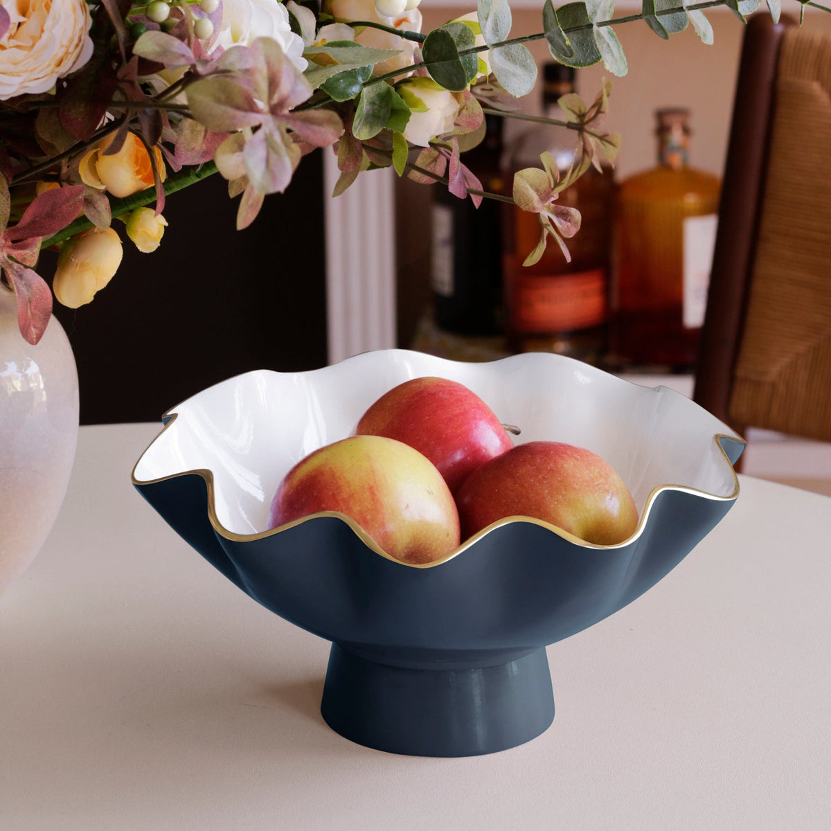 ENCANTO Carola Small Pedestal (Midnight and White)