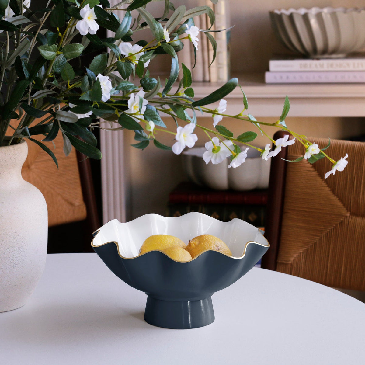 ENCANTO Carola Small Pedestal (Midnight and White)