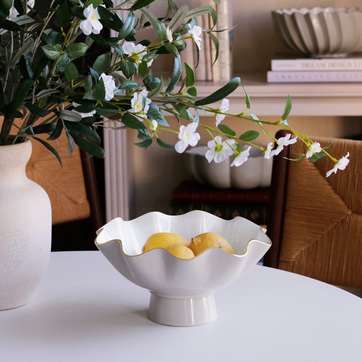 ENCANTO Carola Small Pedestal (Dove and White)