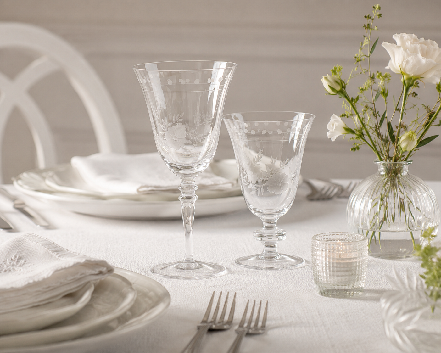 SET OF 4 GARDEN BLOSSOM ETCHED GLASS WINE GLASSES