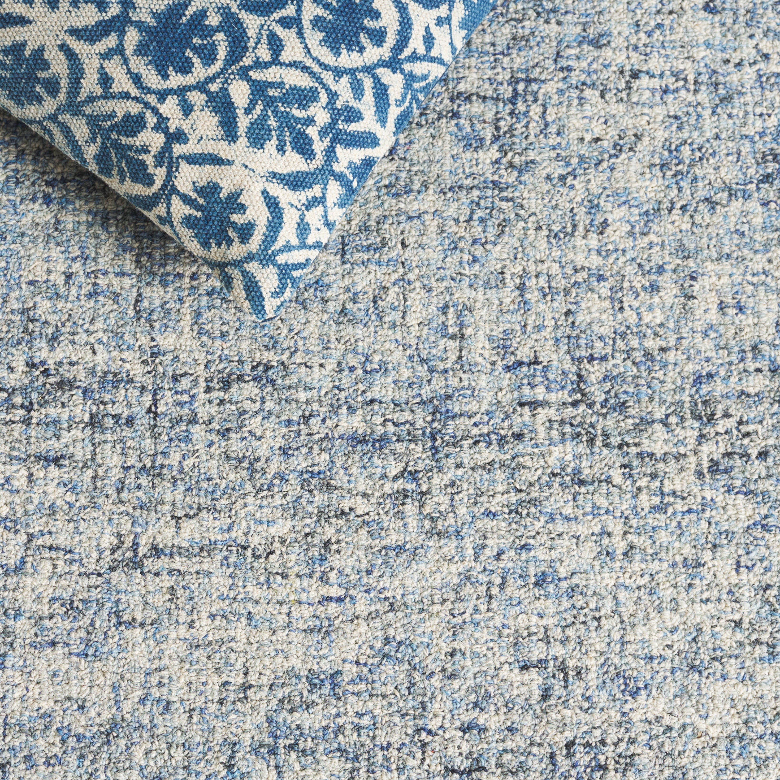 Blue / Ivory