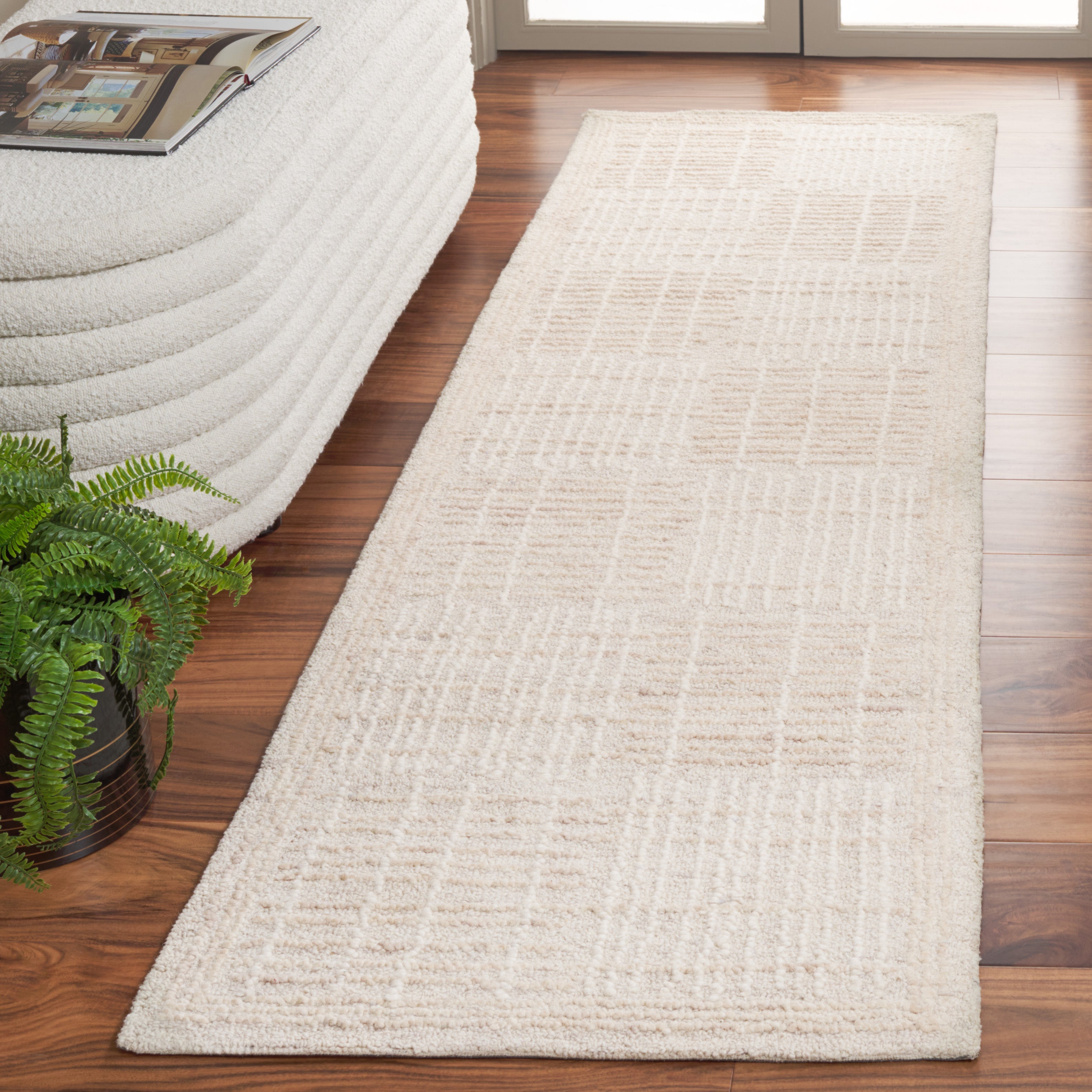 Light Brown / Ivory