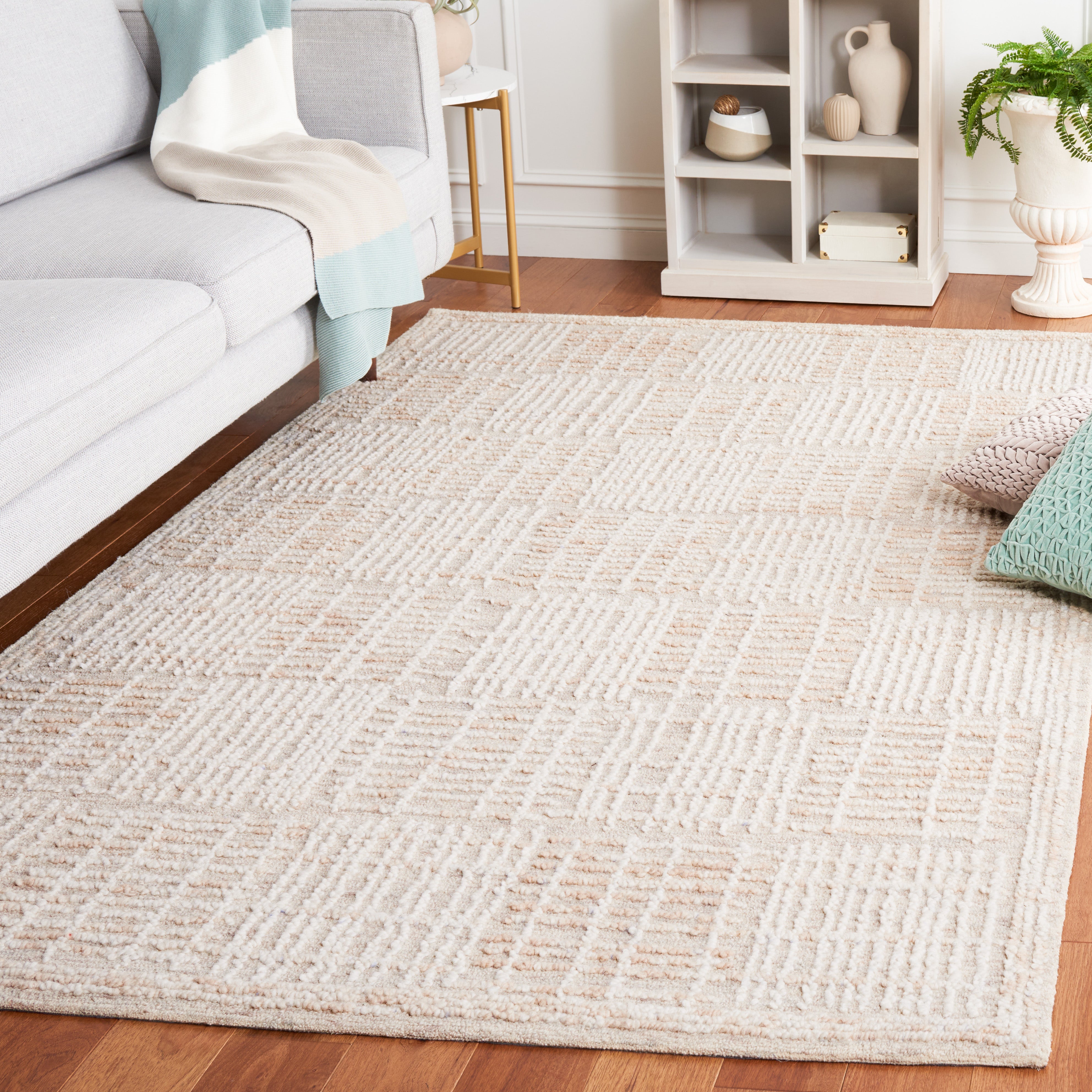 Light Brown / Ivory