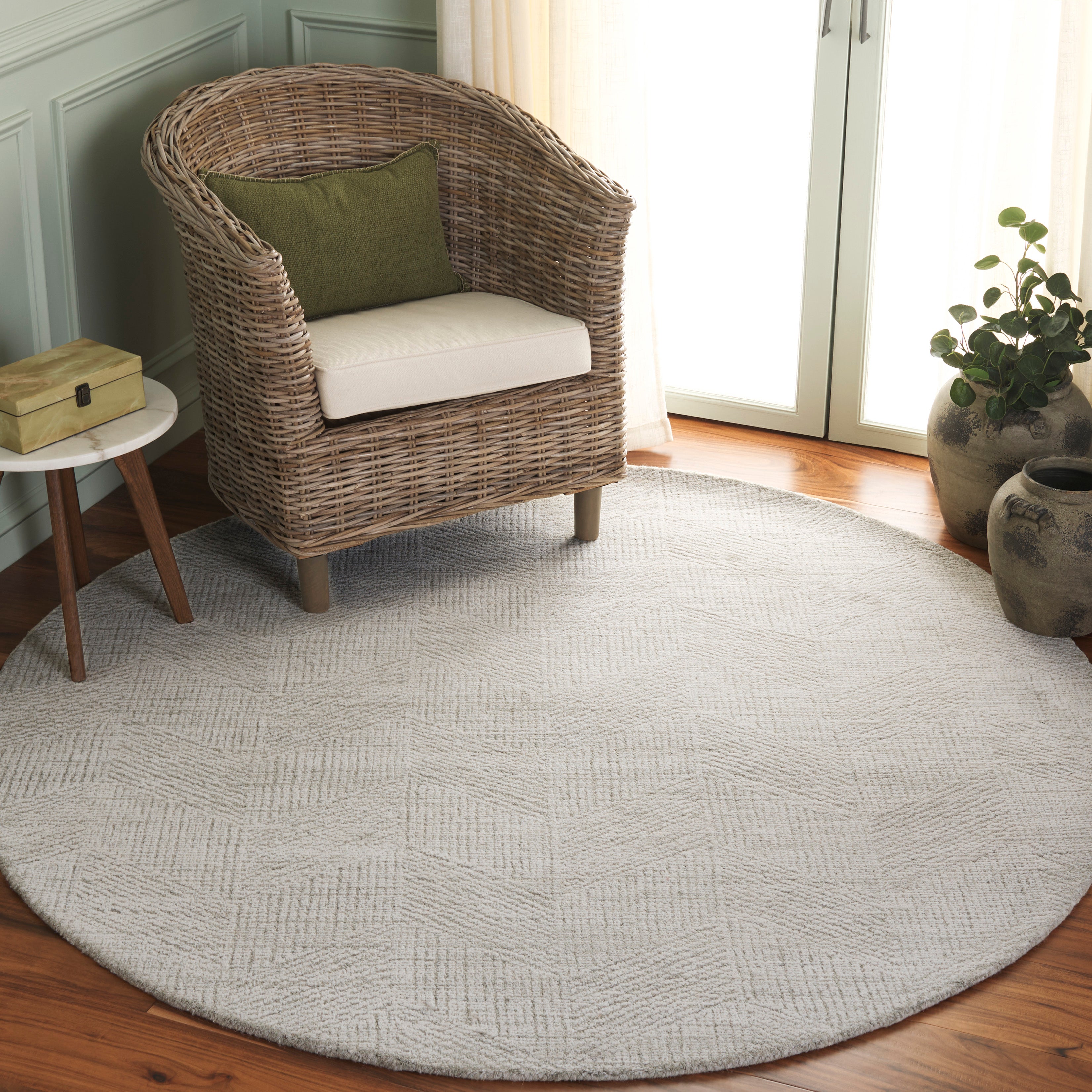 Sage Green / Ivory