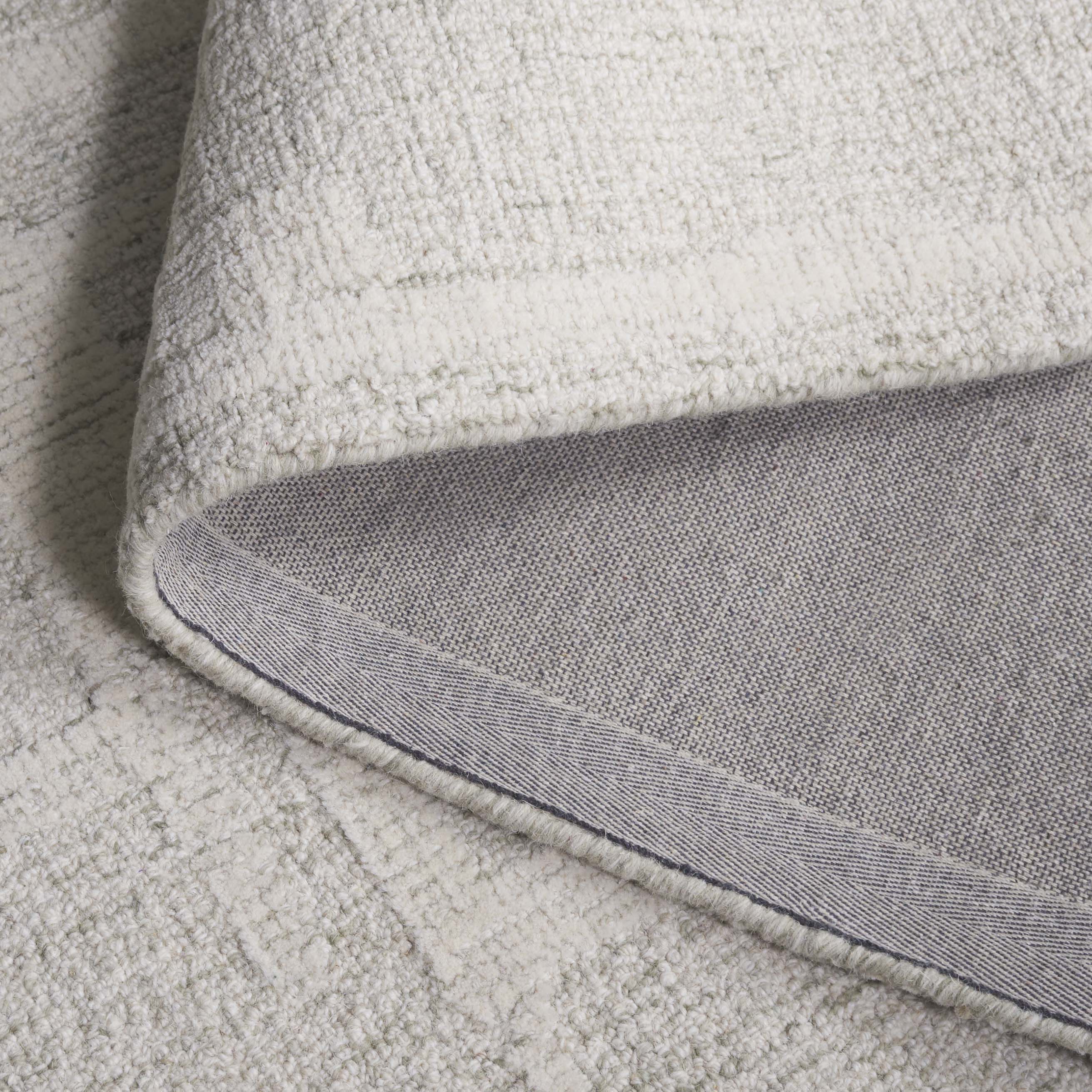 Sage Green / Ivory