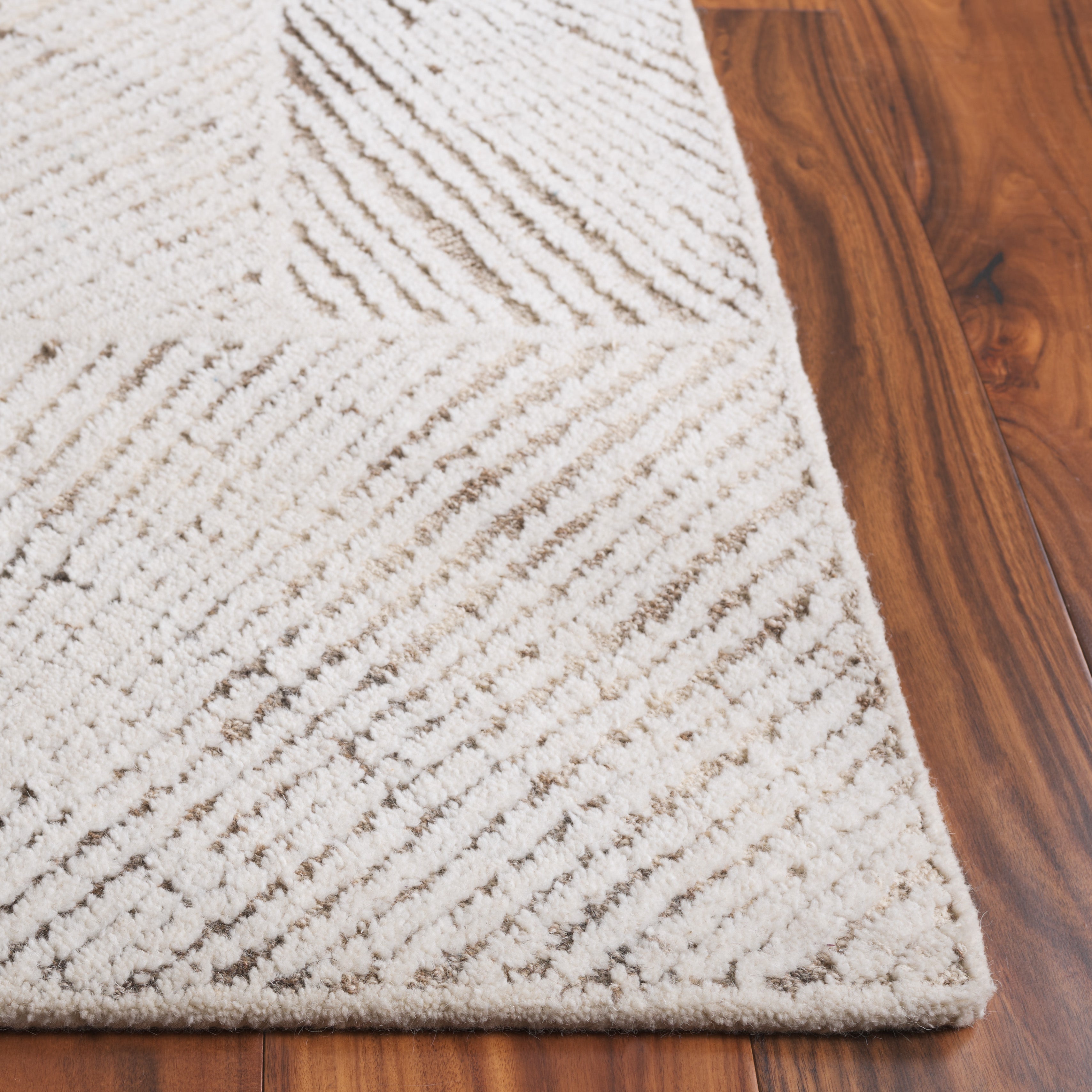 Ivory / Brown