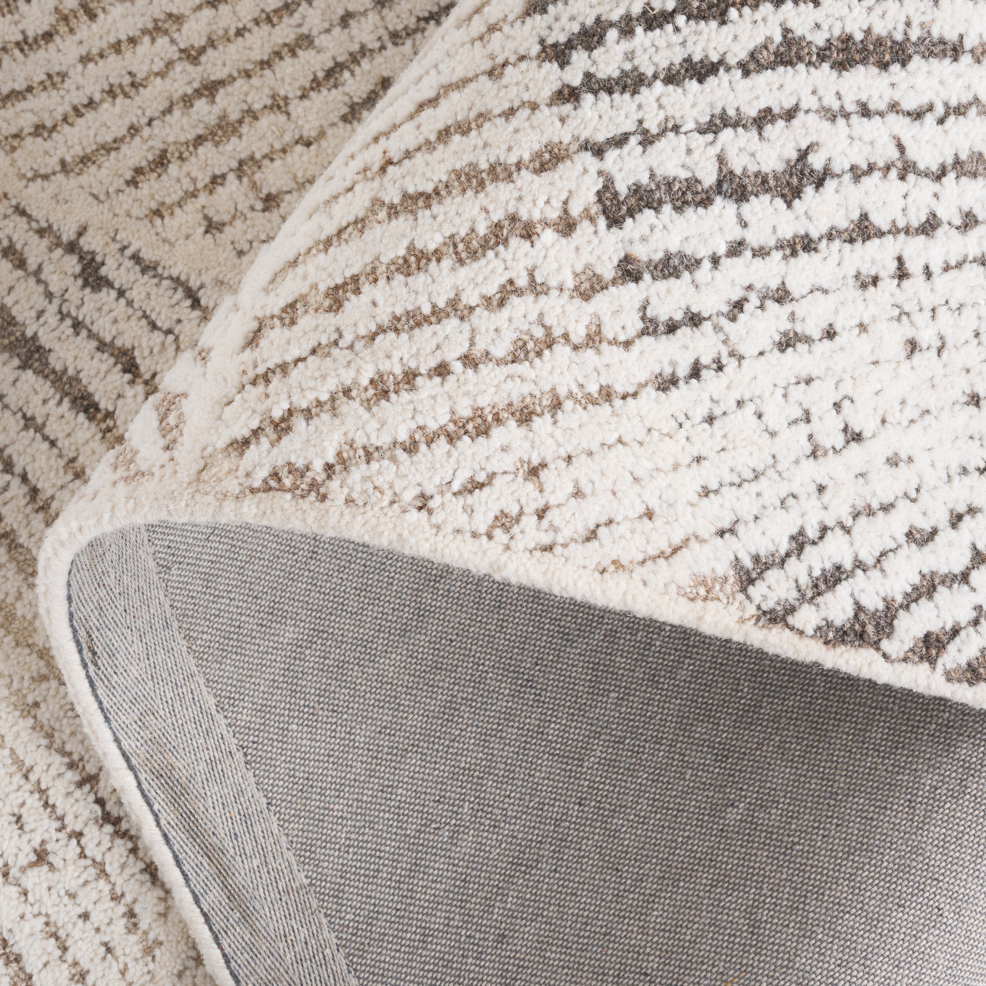 Ivory / Brown