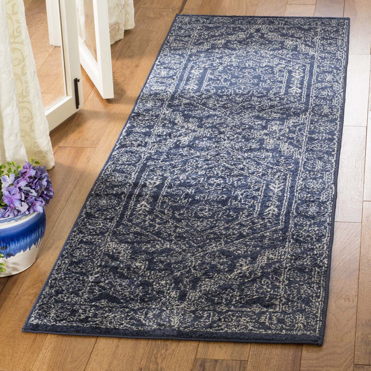 Safavieh Adirondack 108 Rug, Blue, ADR108 - Navy / Ivory