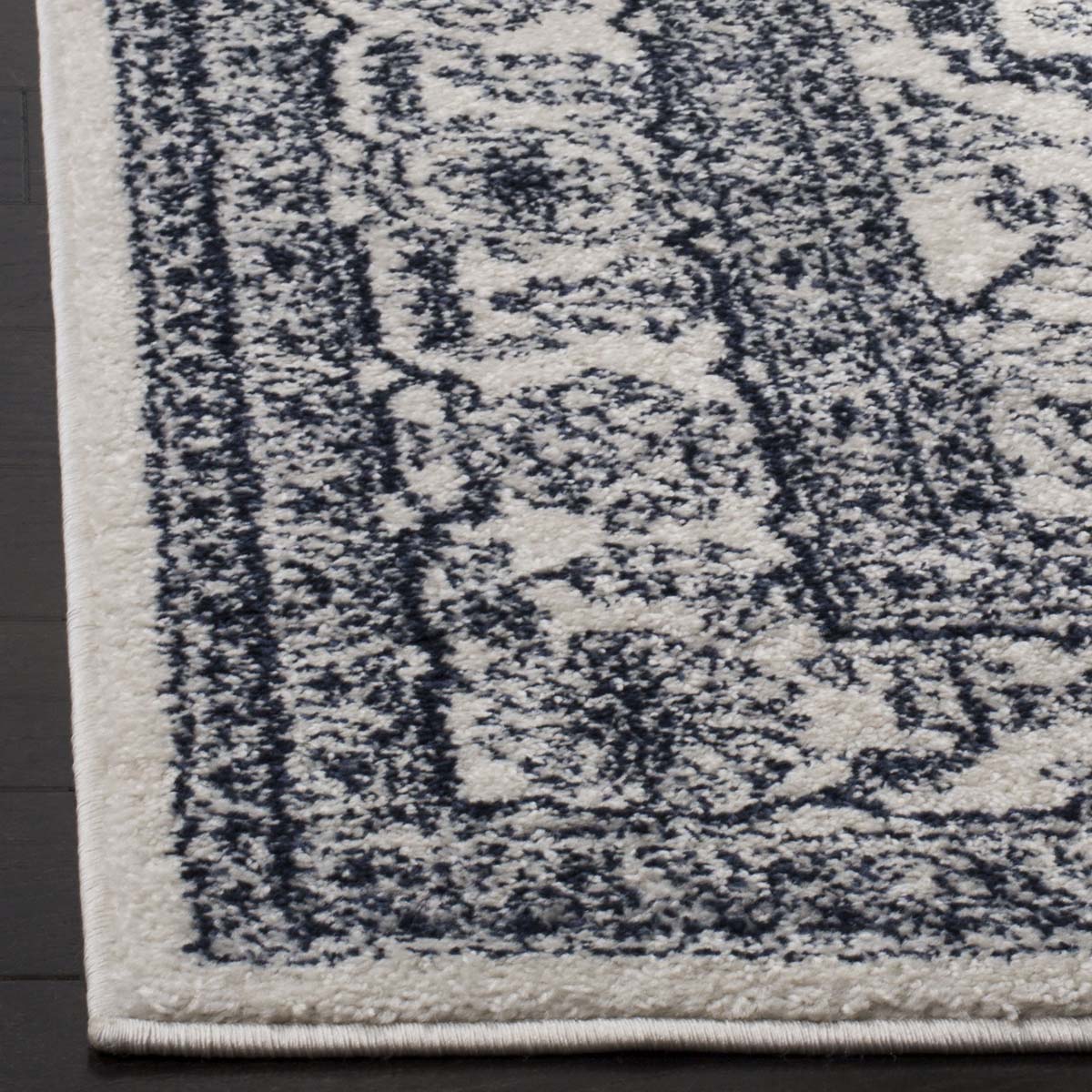 Safavieh Adirondack 108 Rug, Blue, ADR108 - Ivory / Navy