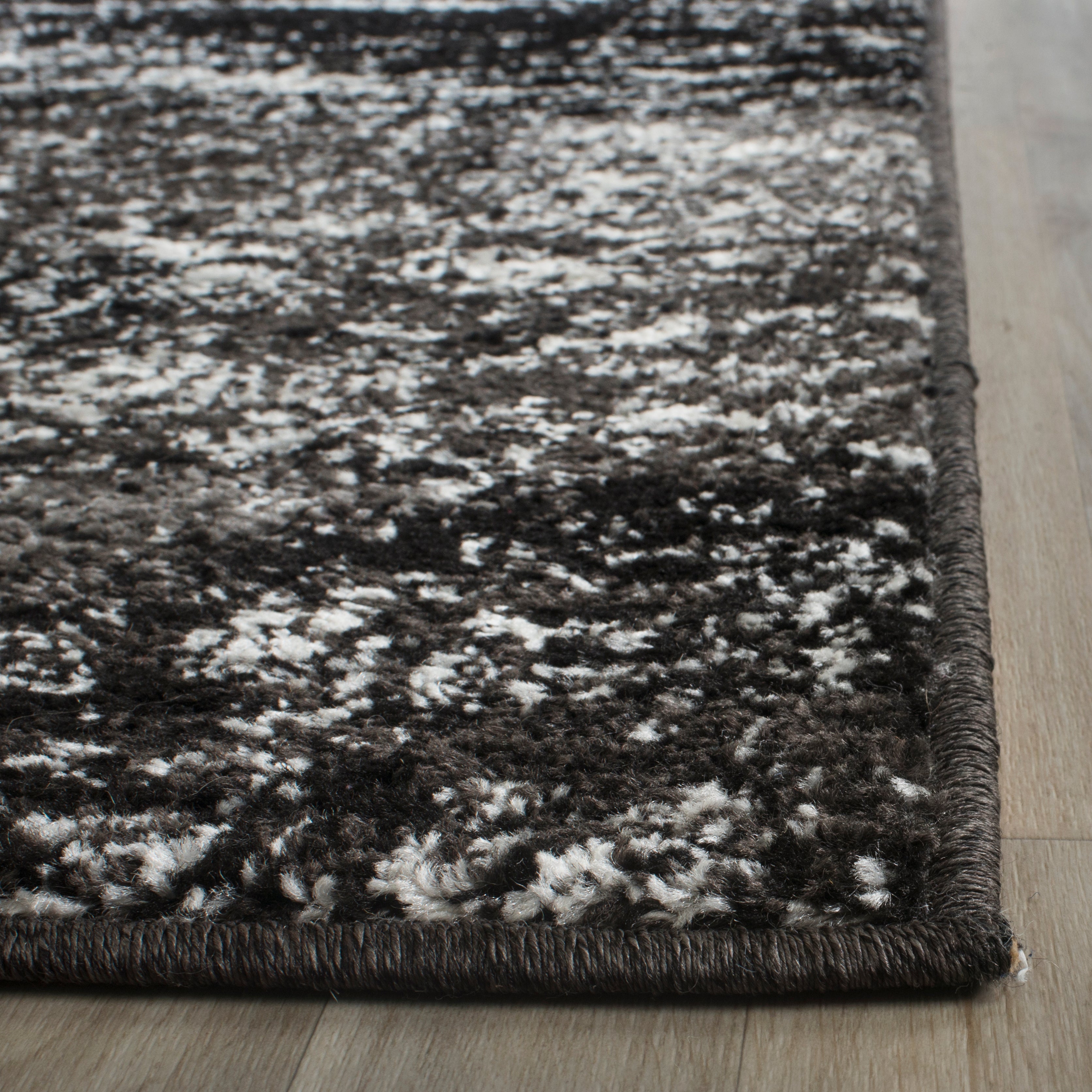 Safavieh Adirondack 112 Rug, Silver, ADR112 - Silver / Black