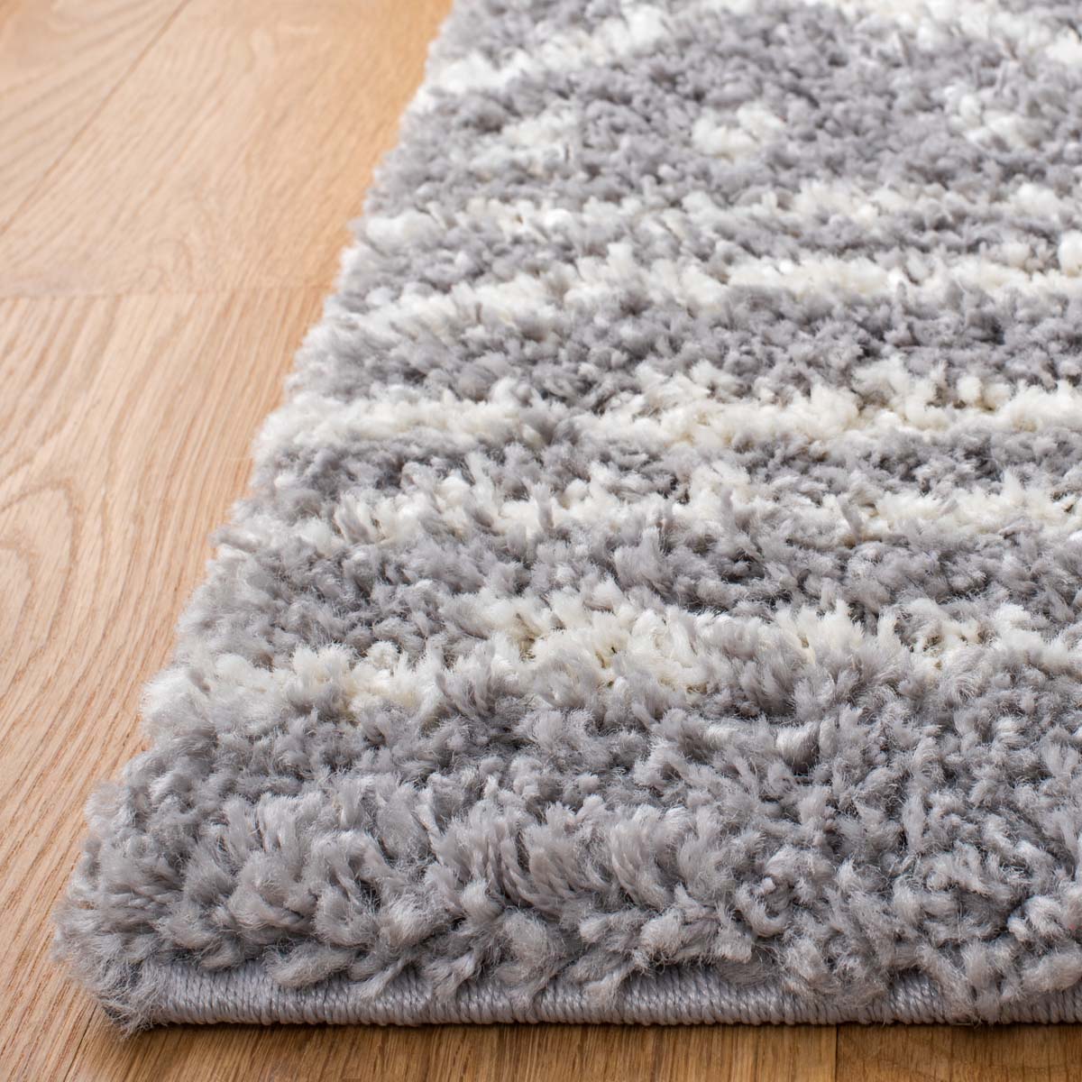 Safavieh Arizona Shag 741 Rug, Grey, ASG741 - Grey / Ivory