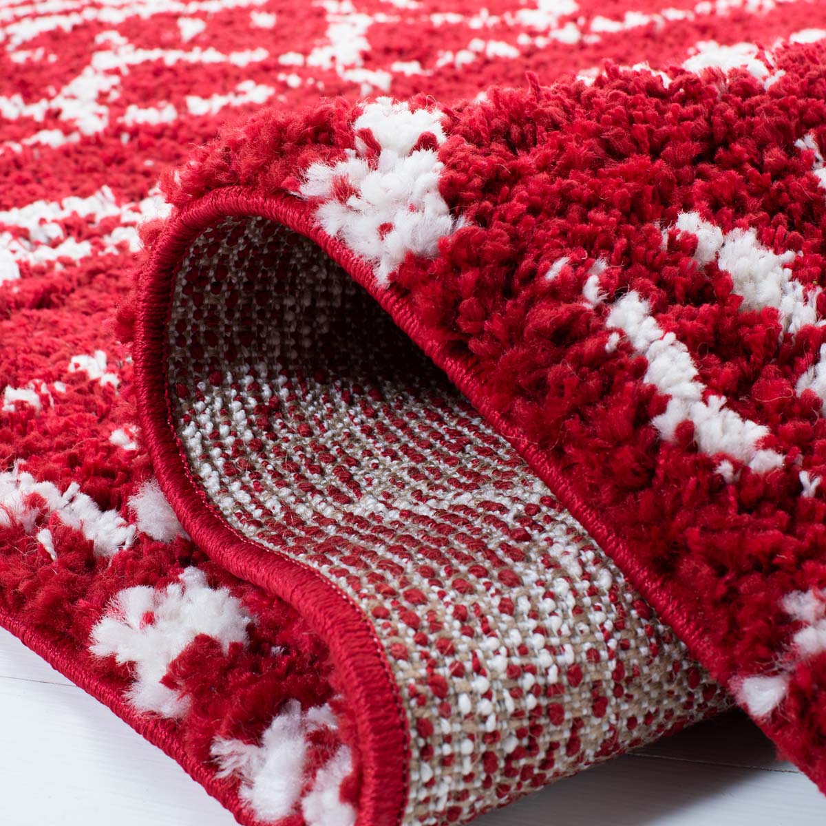 Safavieh Arizona Shag 741 Rug, Red, ASG741 - Red / Ivory