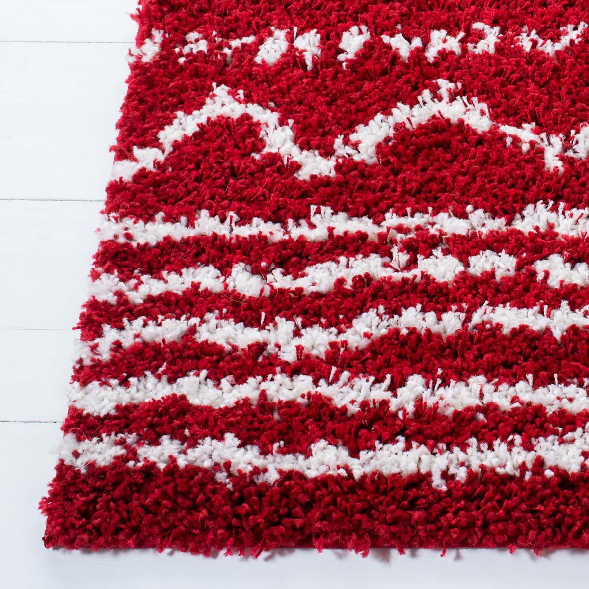 Safavieh Arizona Shag 741 Rug, Red, ASG741 - Red / Ivory