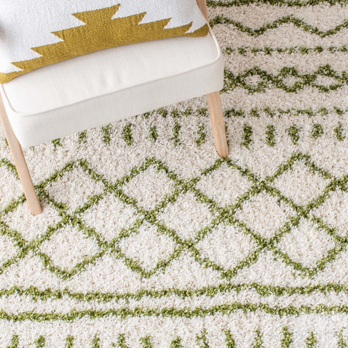 Safavieh Arizona Shag 741 Rug, Green, ASG741 - Ivory / Green