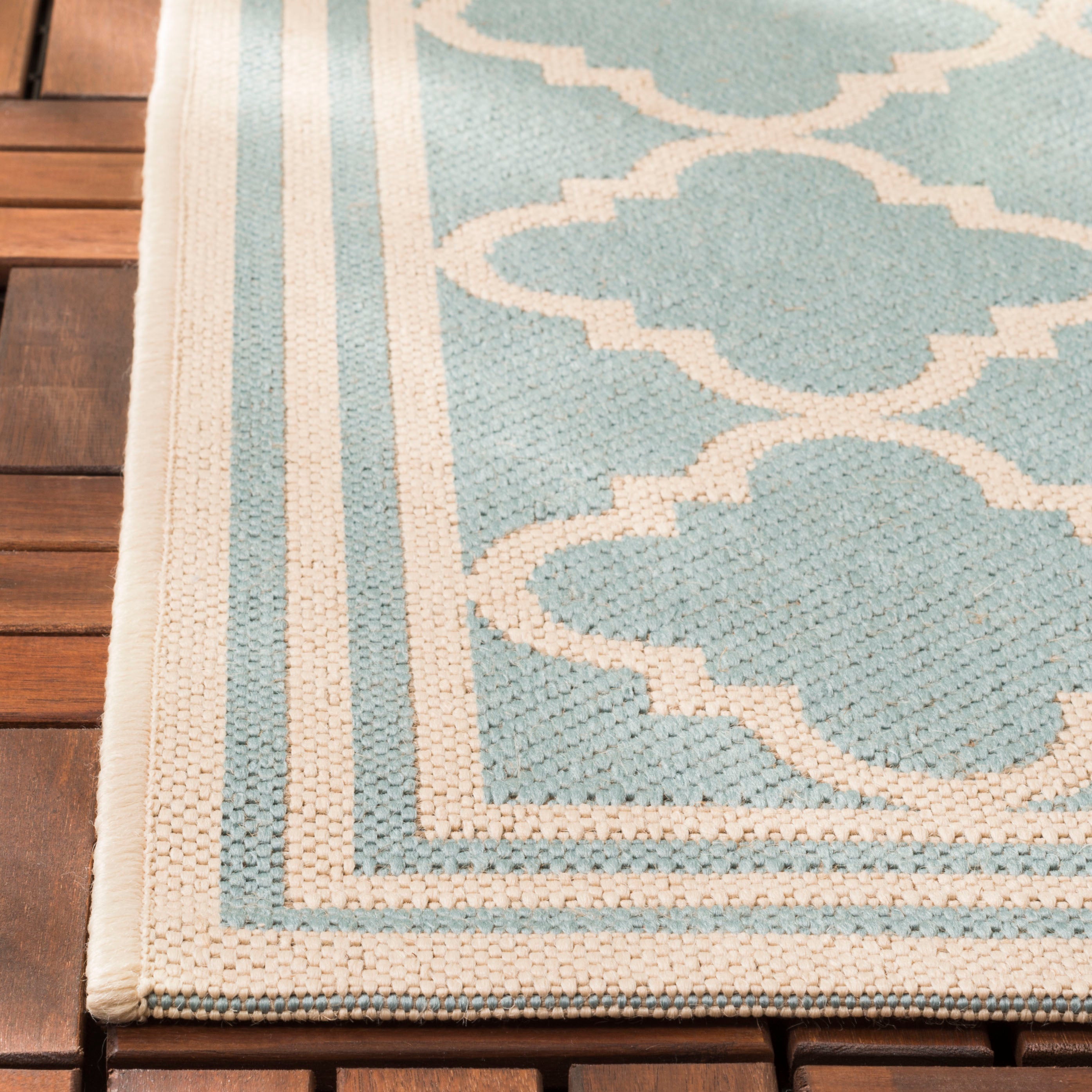 Beach House Rug | Safavieh - BHS121K - Aqua / Cream