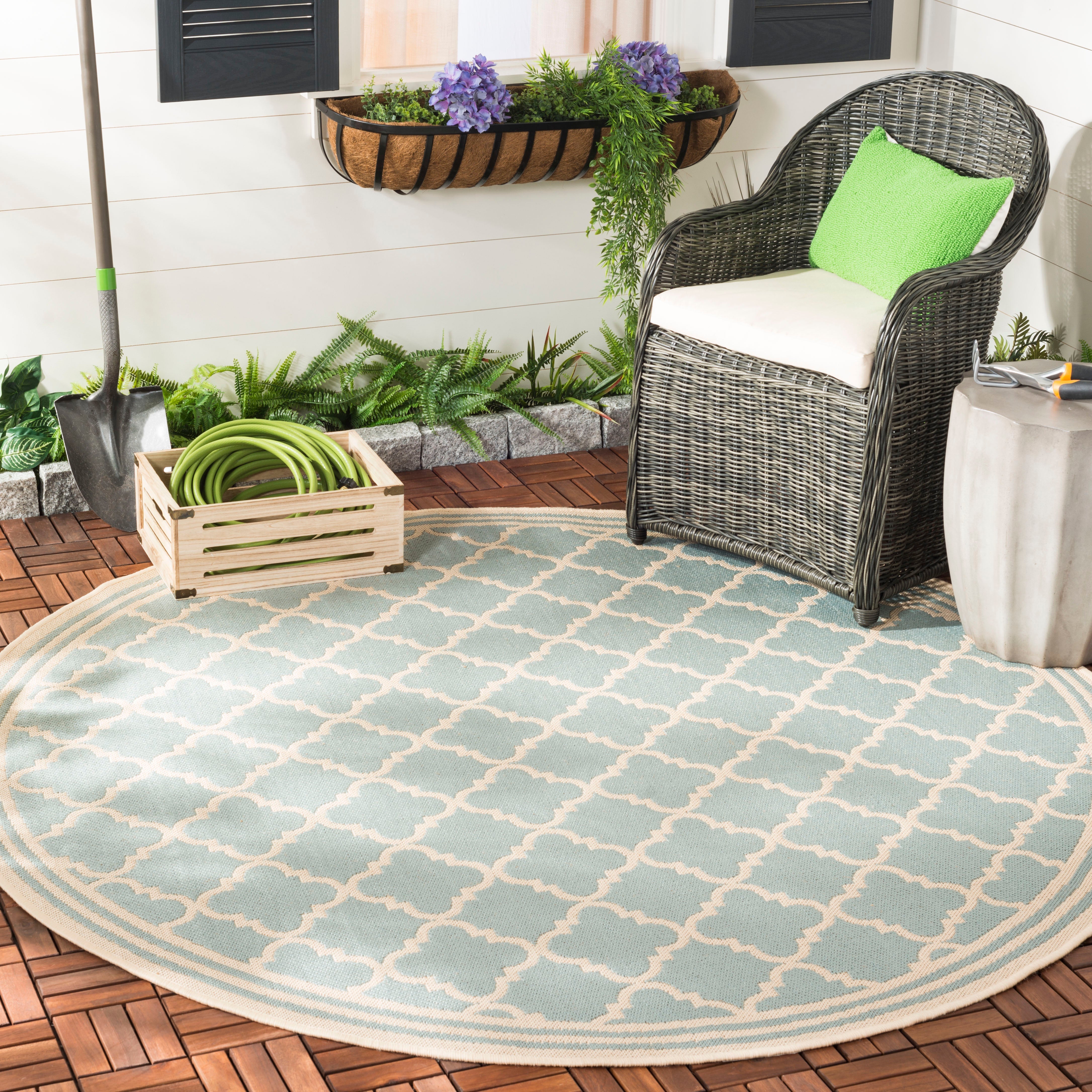Beach House Rug | Safavieh - BHS121K - Aqua / Cream
