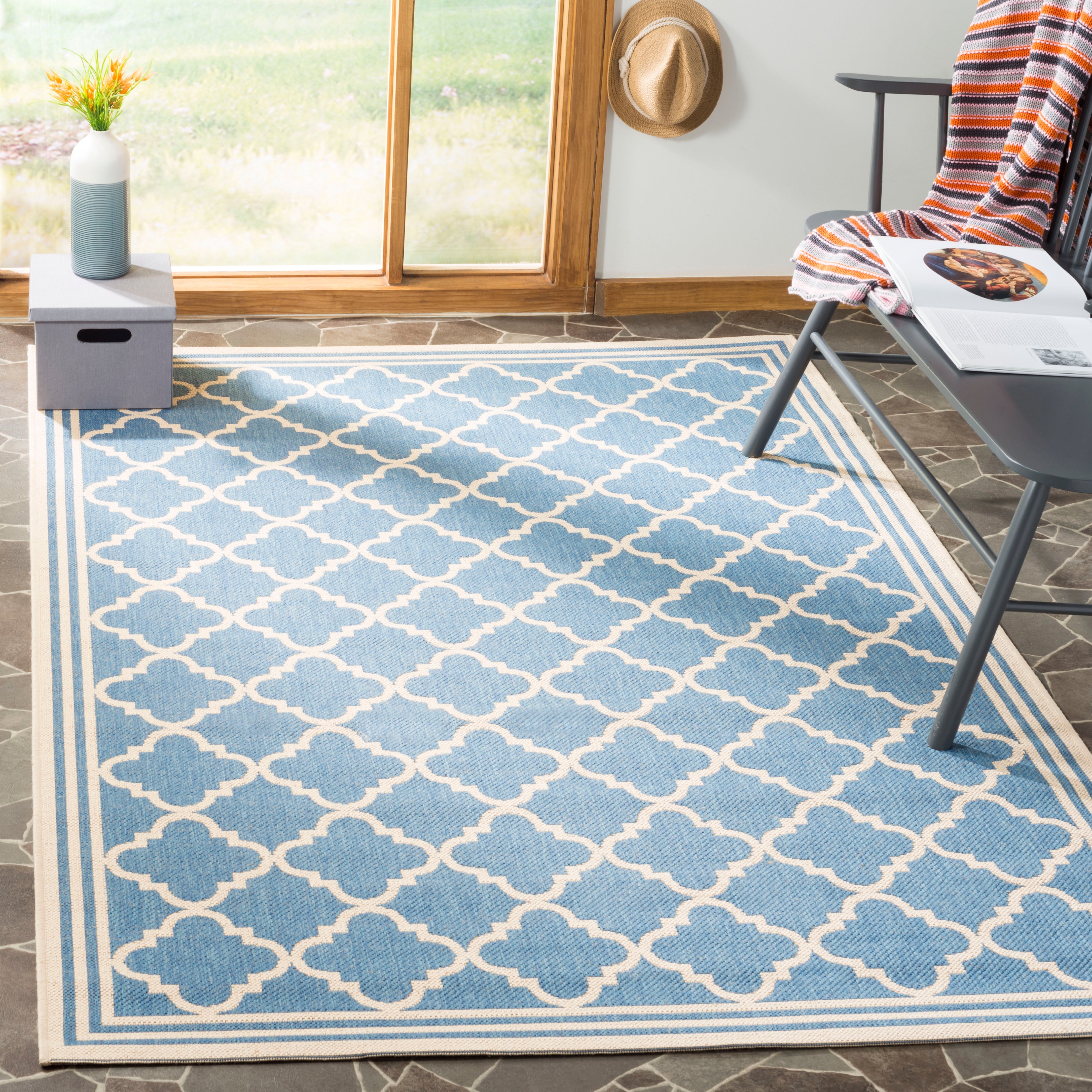 Beach House Rug | Safavieh - BHS121M - Blue / Cream