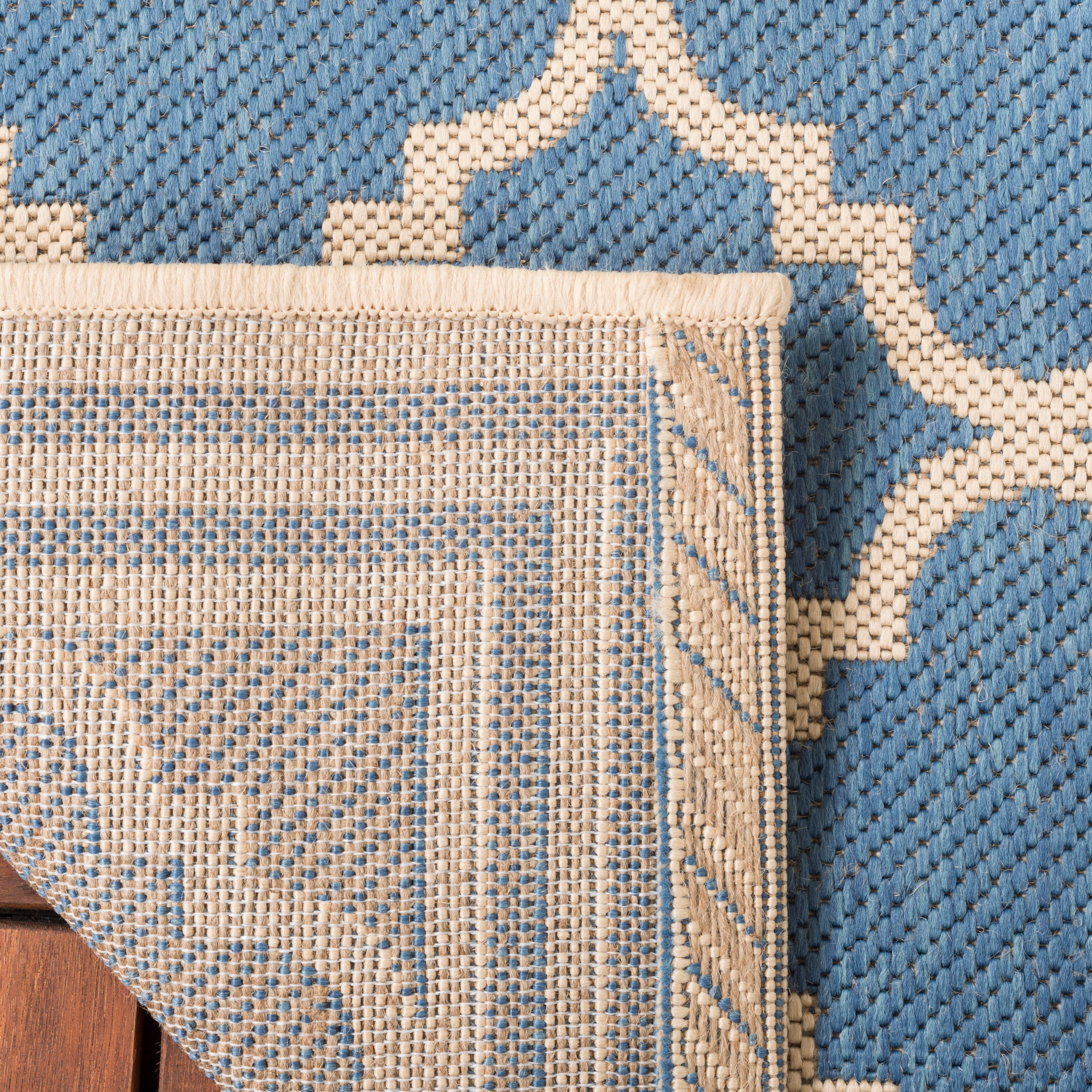 Beach House Rug | Safavieh - BHS121M - Blue / Cream