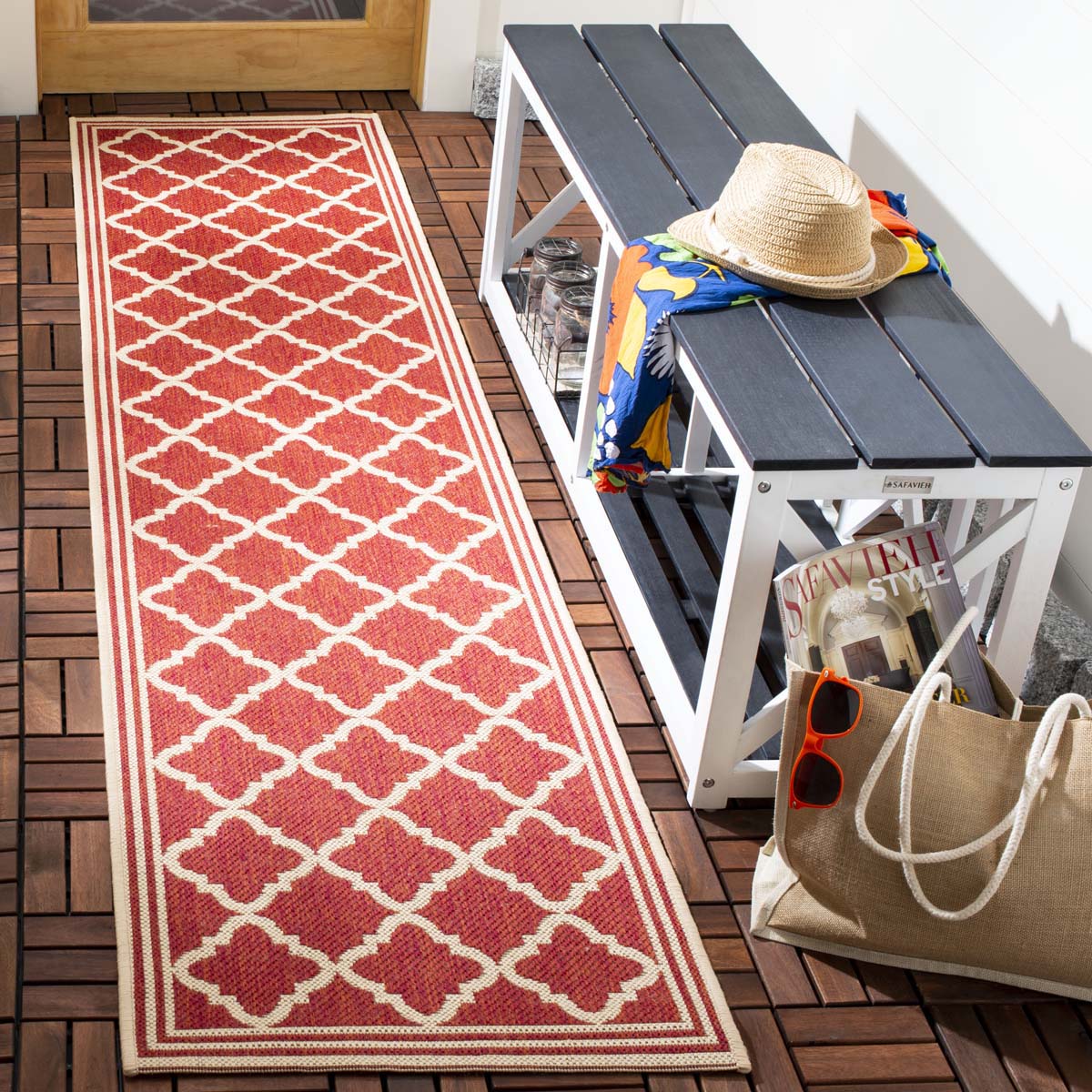 Beach House Rug | Safavieh - BHS121Q - Red / Cream