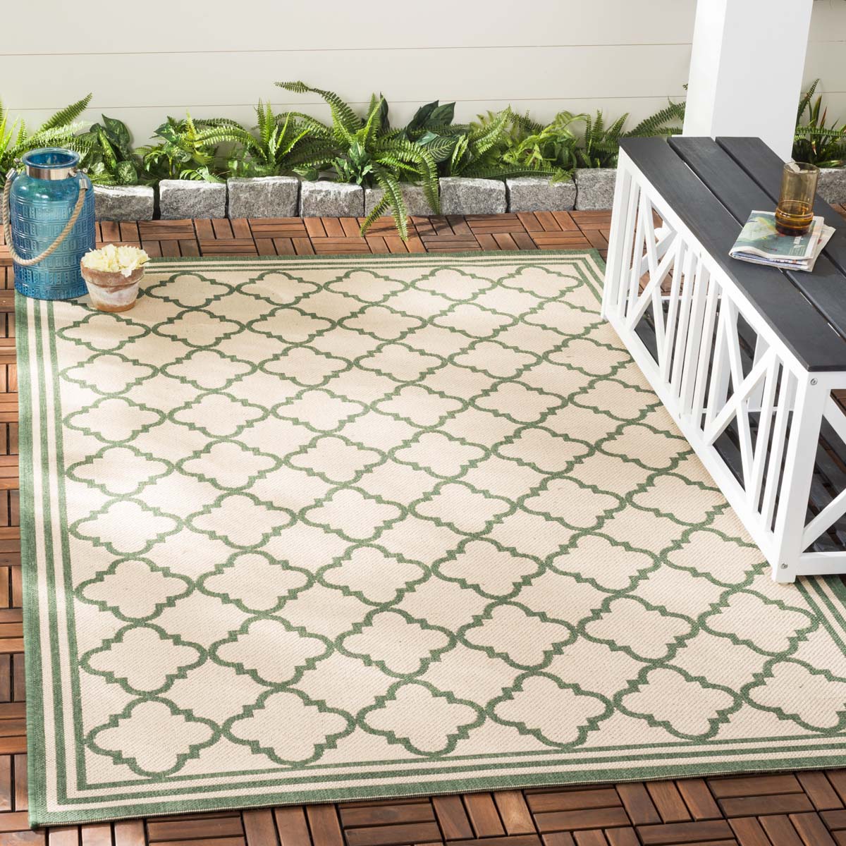 Beach House Rug | Safavieh - BHS121W - Cream / Green