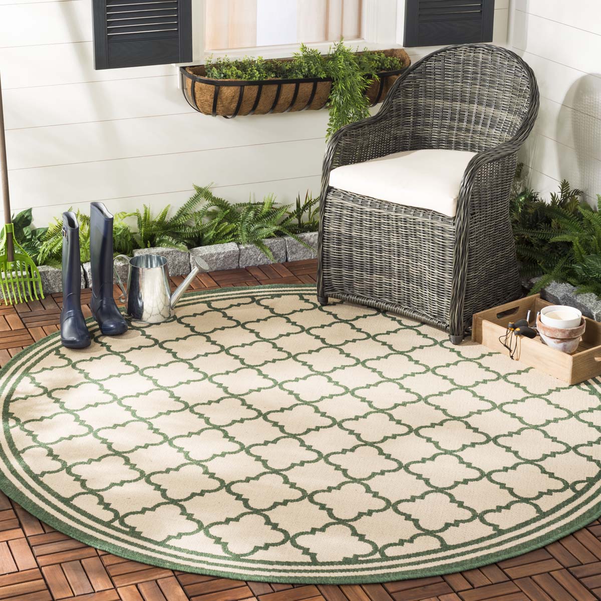Beach House Rug | Safavieh - BHS121W - Cream / Green