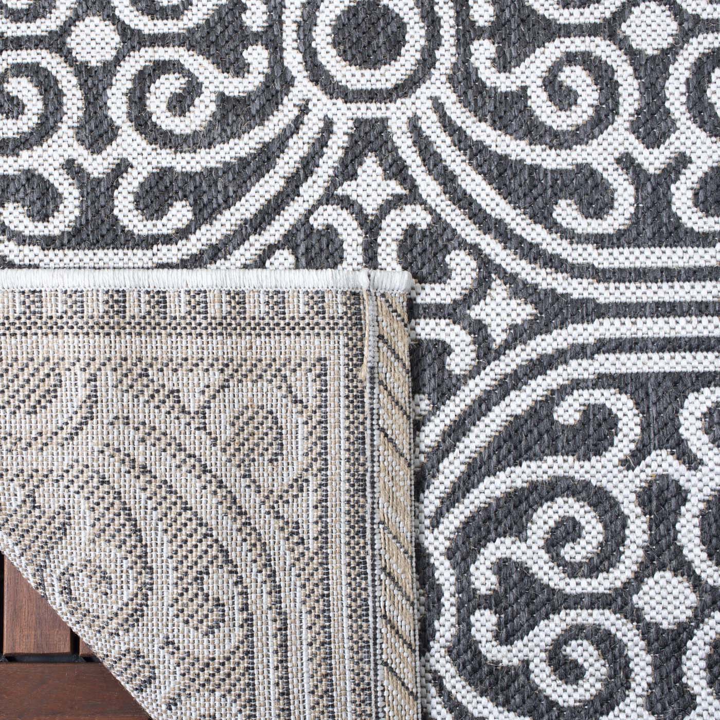 Beach House 134 Rug | Safavieh - BHS134 - Light Grey / Charcoal