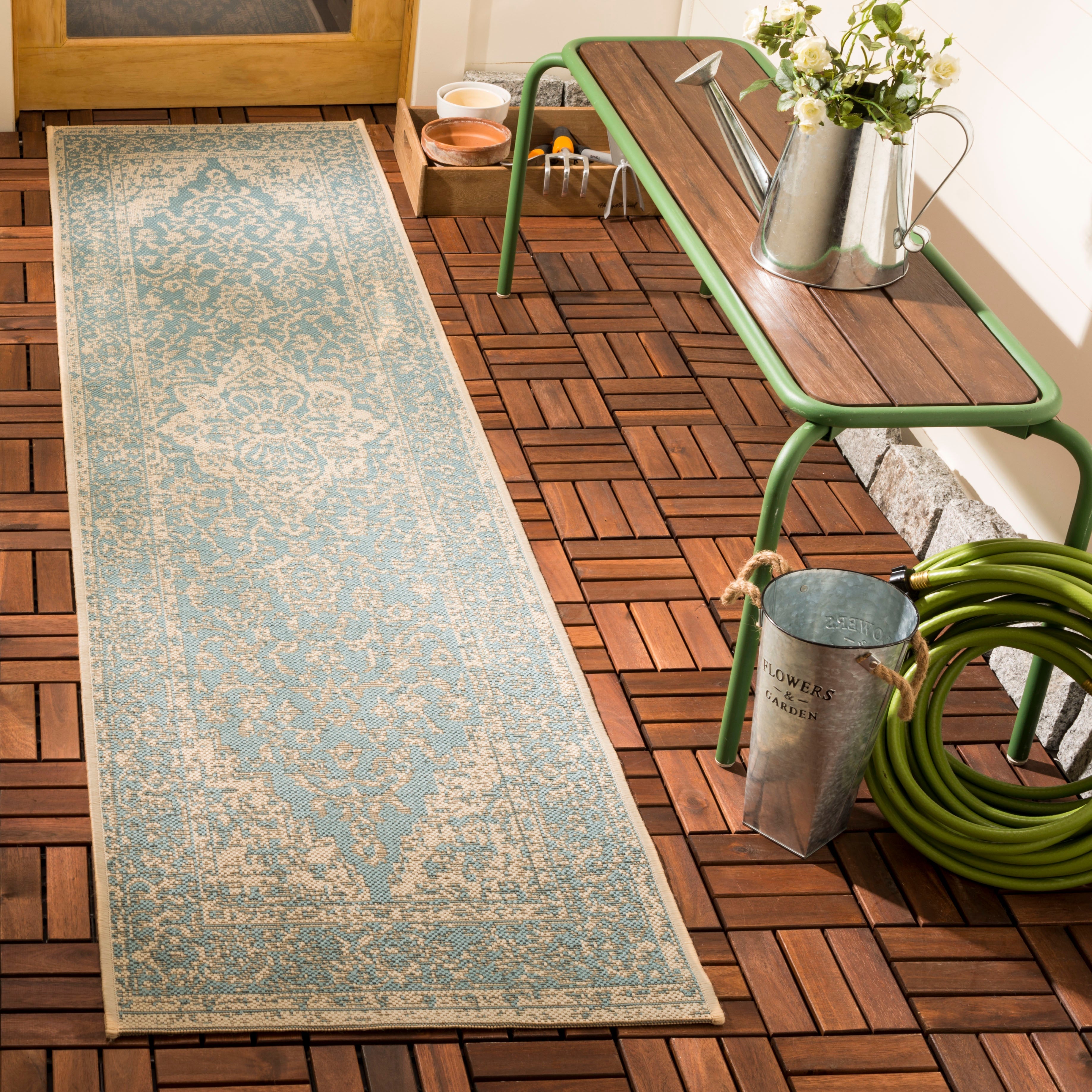 Beach House Rug | Safavieh - BHS137K - Aqua / Cream