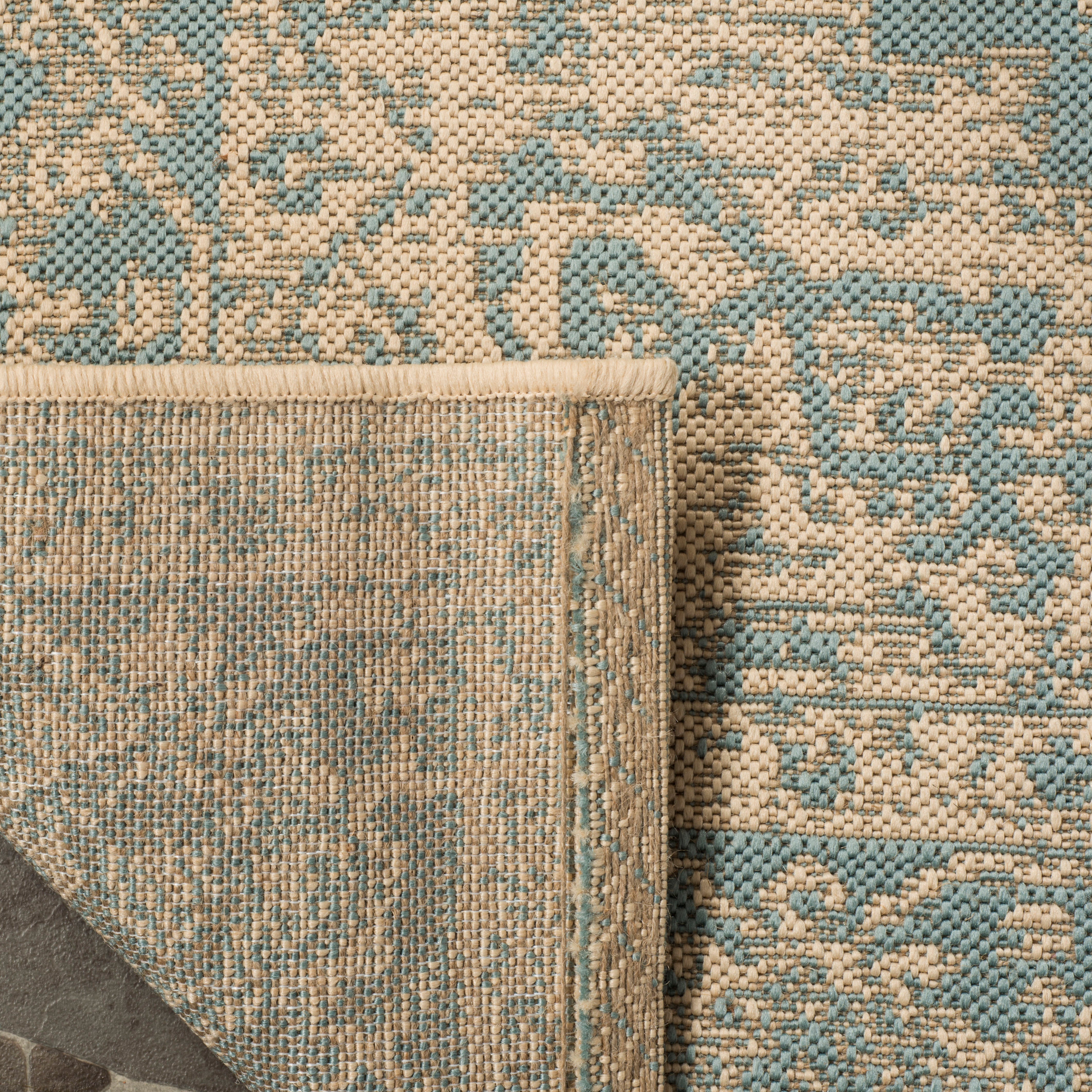 Beach House Rug | Safavieh - BHS137K - Aqua / Cream