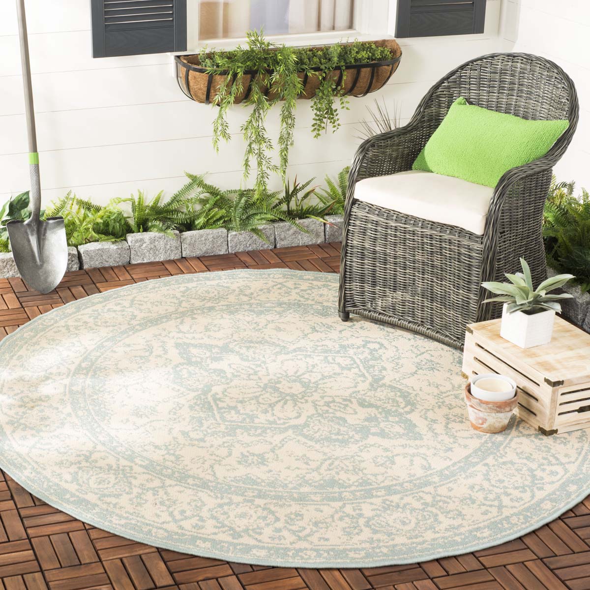 Beach House Rug | Safavieh - BHS137L - Cream / Aqua