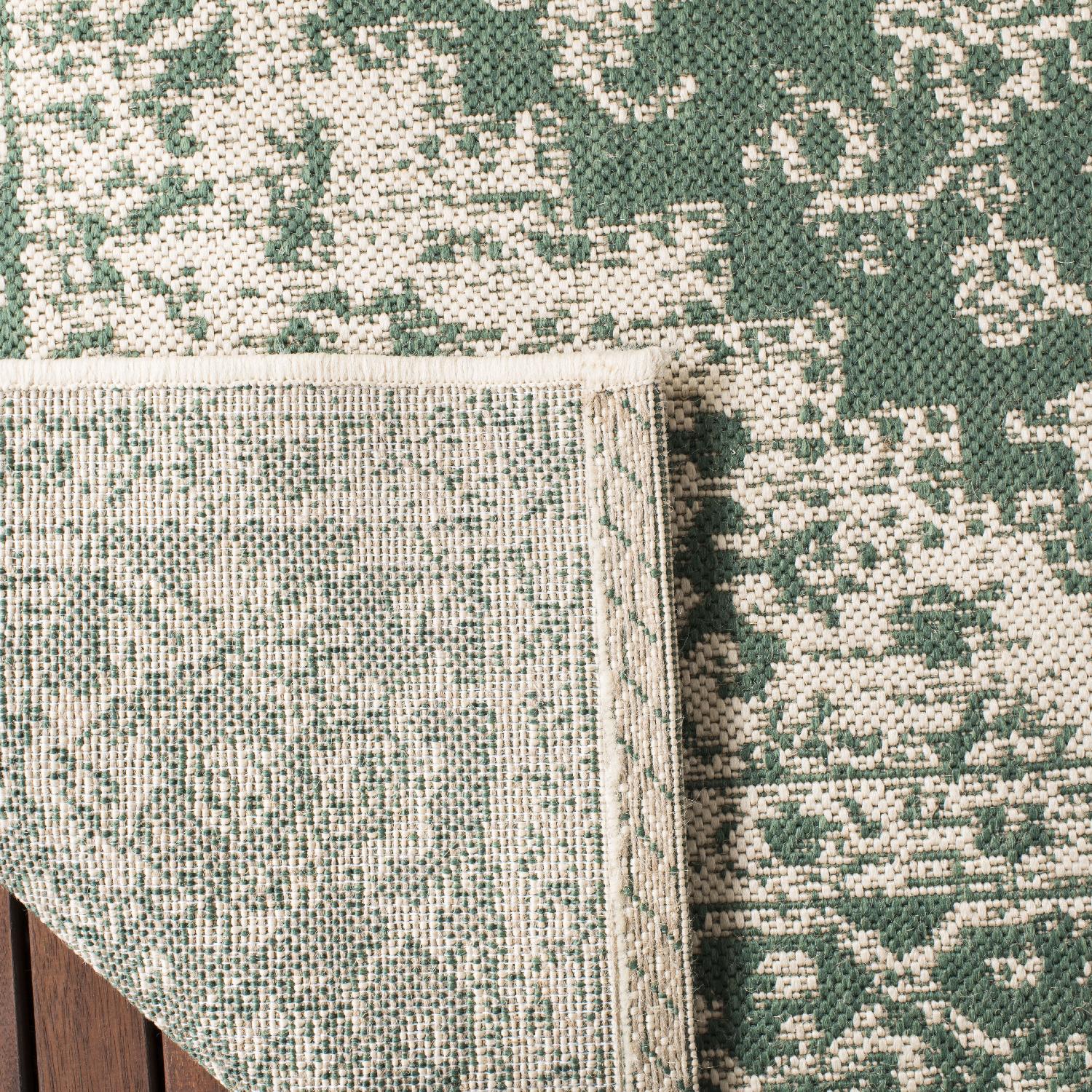 Beach House Rug | Safavieh - BHS137Y - Green / Cream