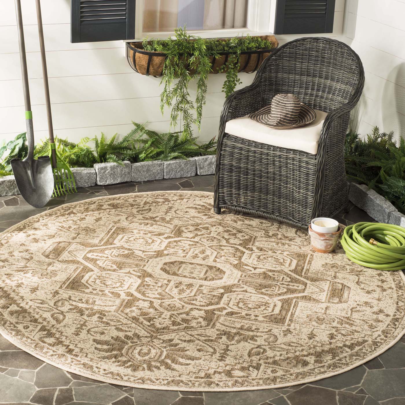 Beach House 138 Rug | Safavieh - BHS138 - Beige / Cream