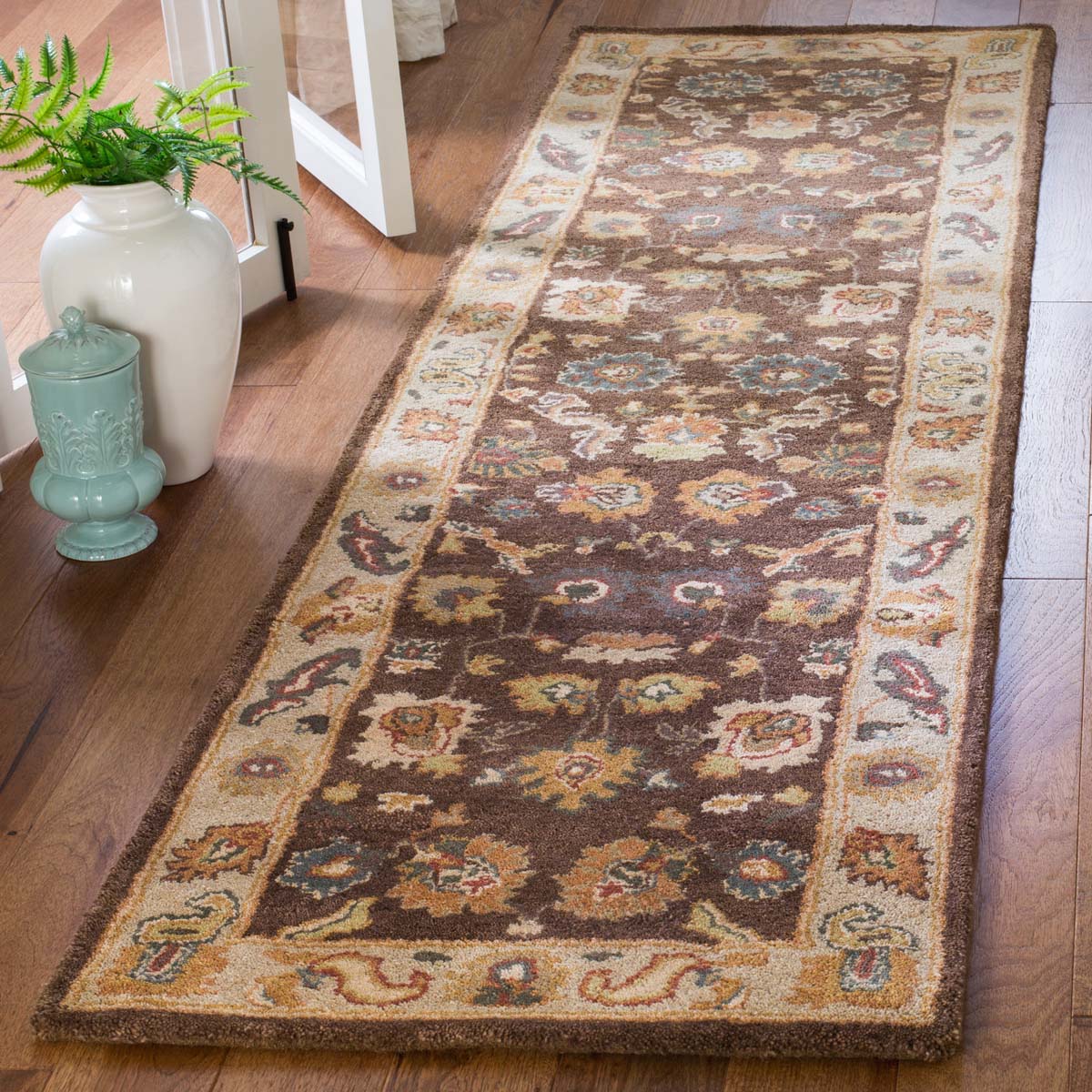 Bergama Rug | Safavieh - BRG136B - Brown / Ivory