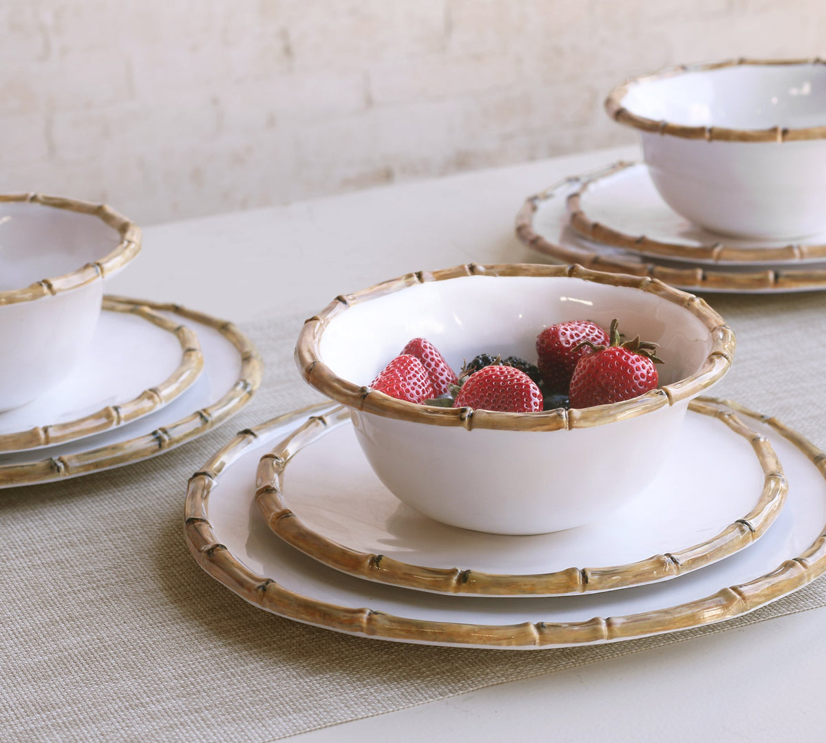 VIDA Bamboo Dinner Plate Set of 4 (White and Natural)