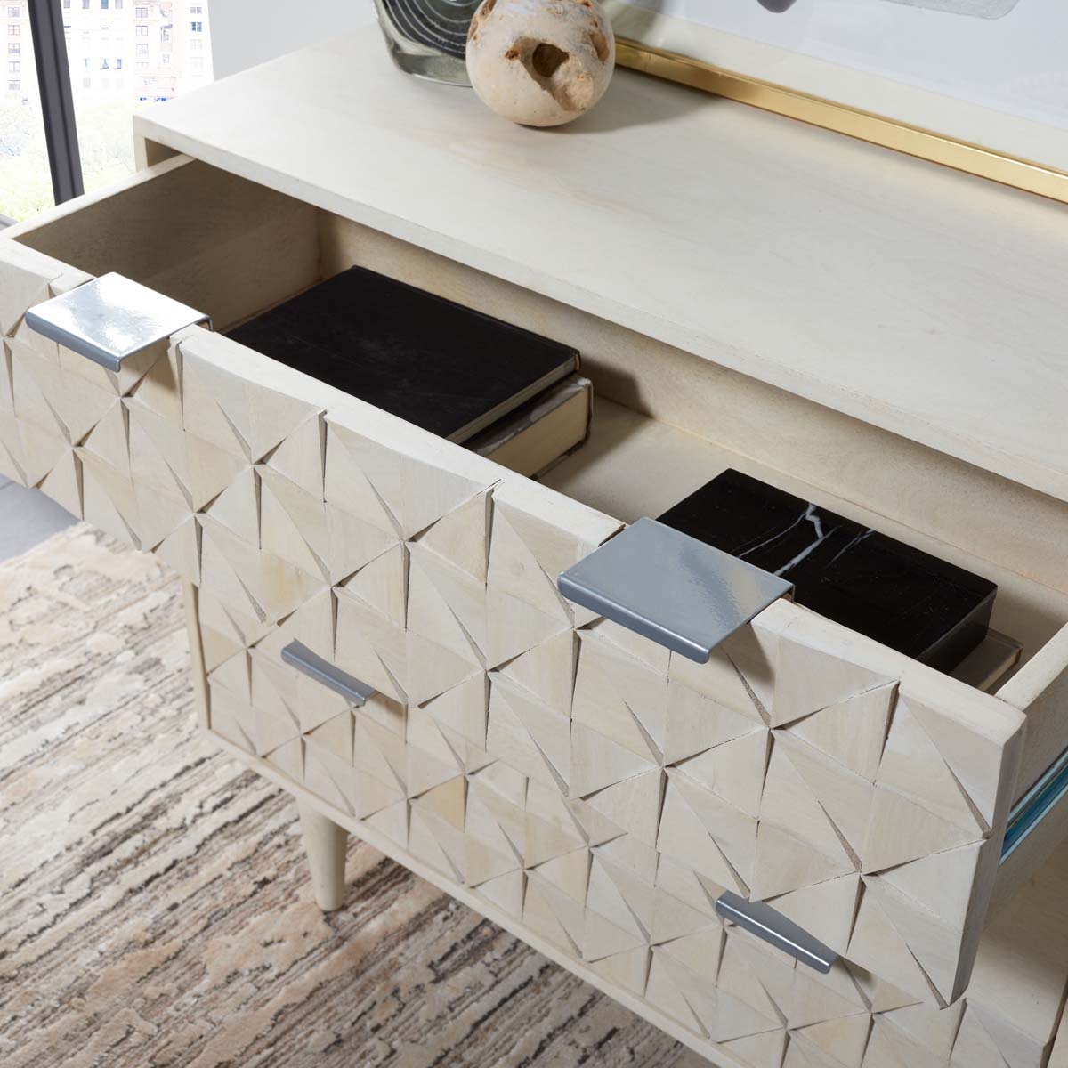 Zinnia 3 Drawer Chest | Safavieh - White Washed / Silver