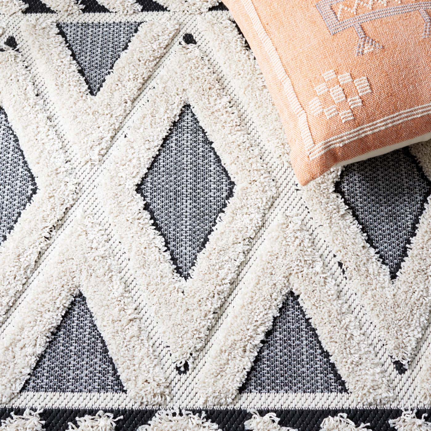 Safavieh Cottage 200 Rug, COT200 - Ivory / Dark Grey