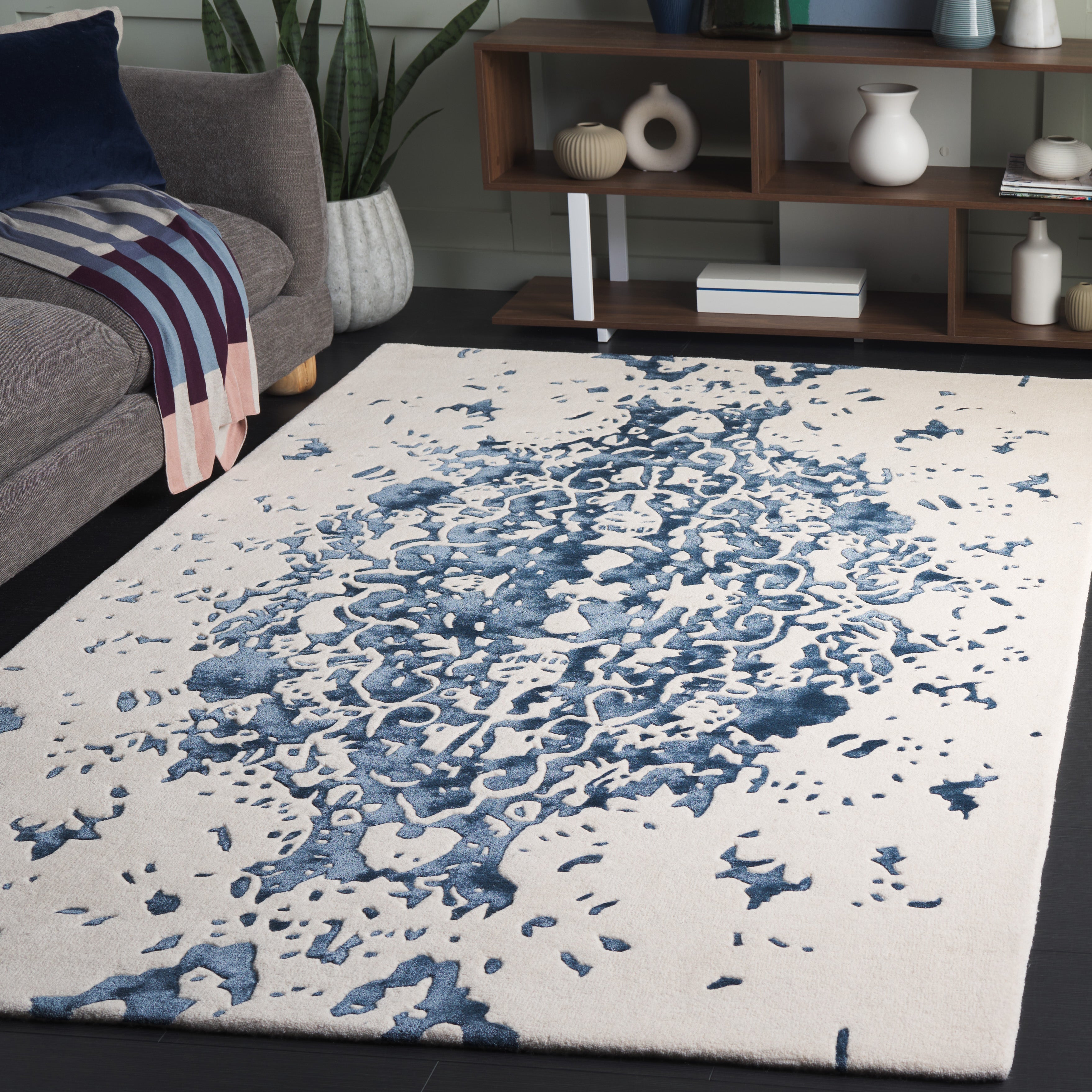 BLUE / IVORY