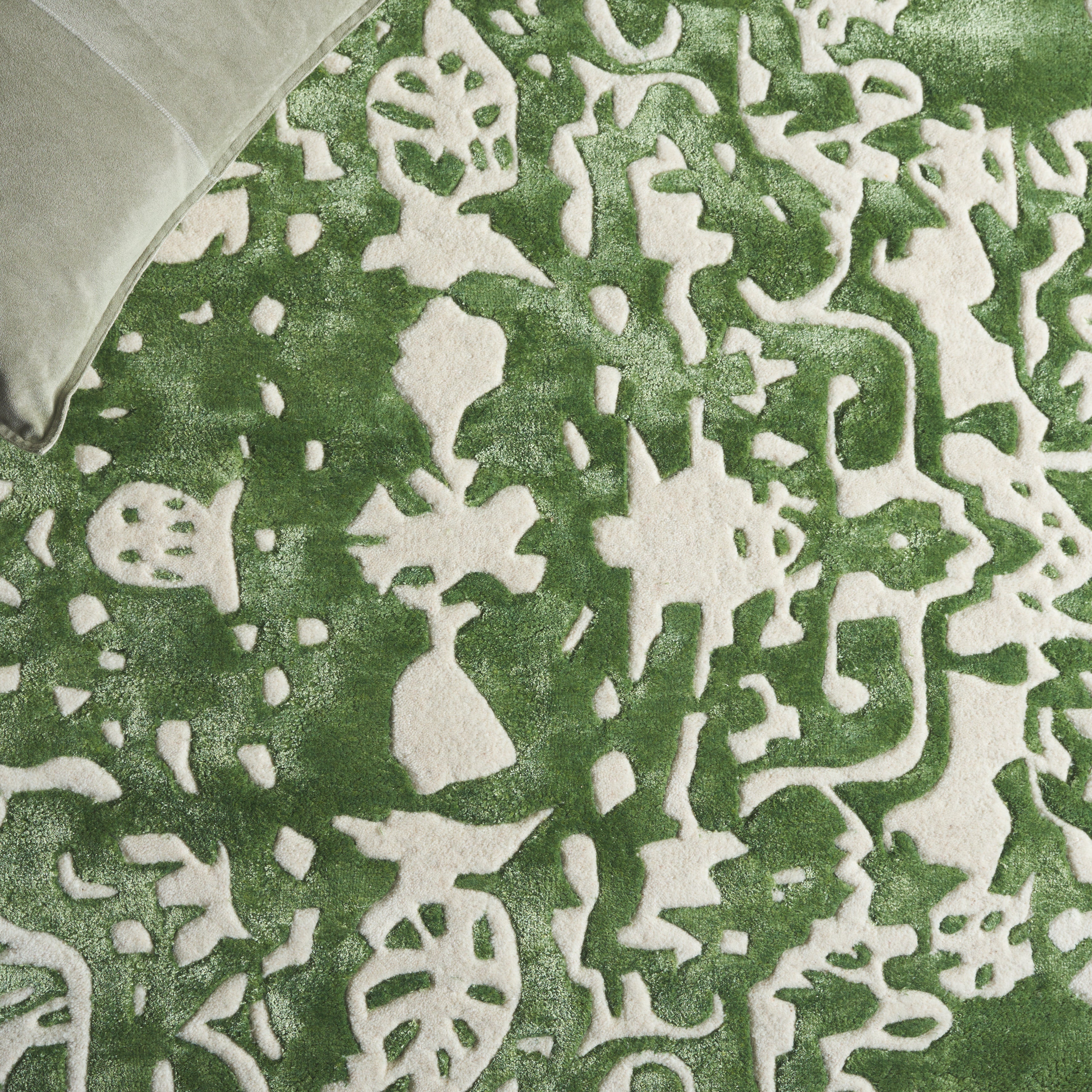 GREEN / IVORY