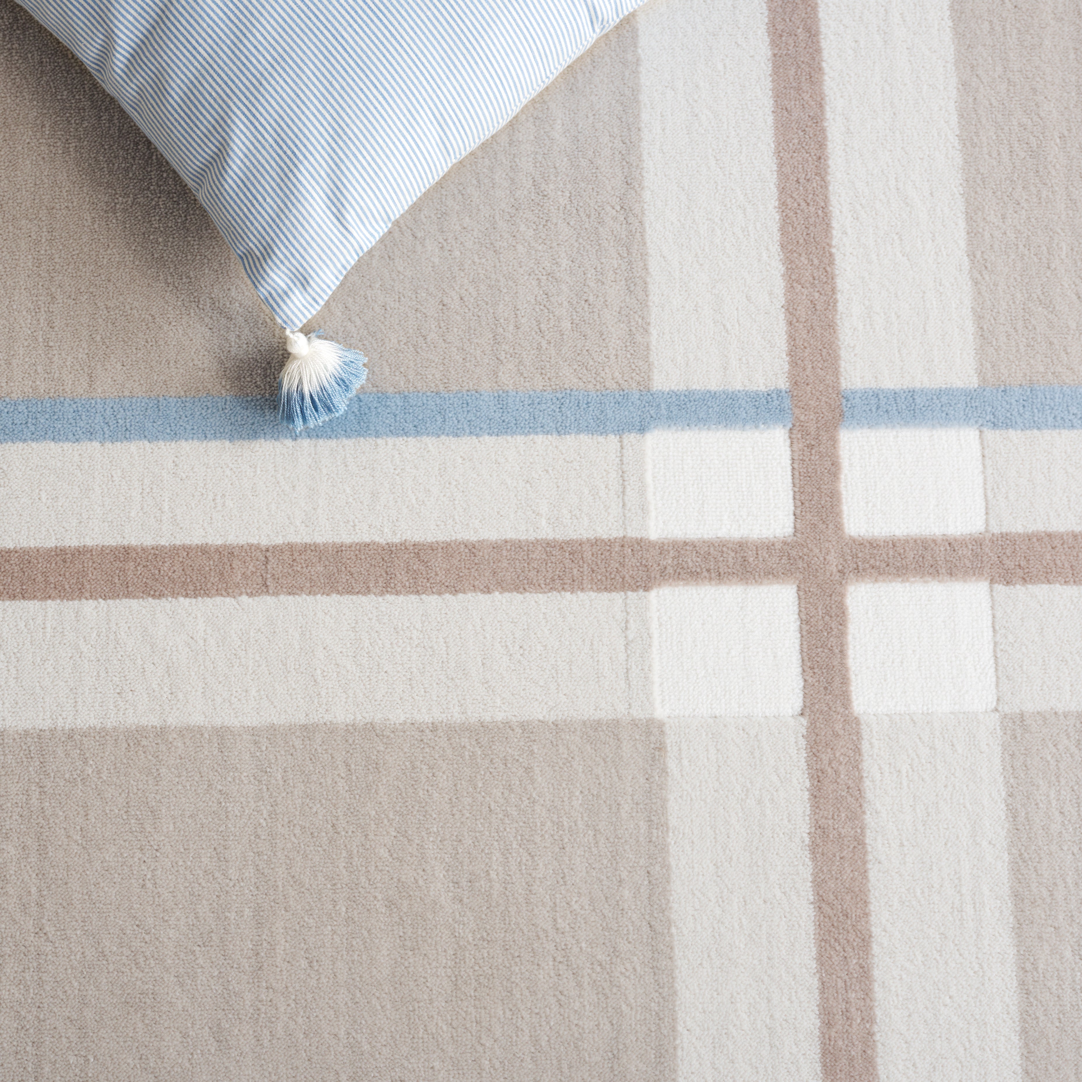 Beige / Light Blue