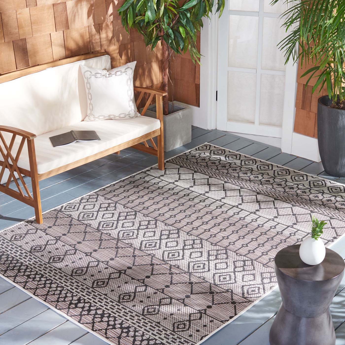 Safavieh Havana 301 Rug, HAV301 - Light Brown / Black