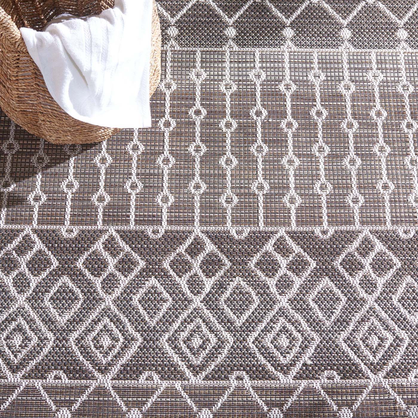 Safavieh Havana 301 Rug, HAV301 - Brown / Ivory