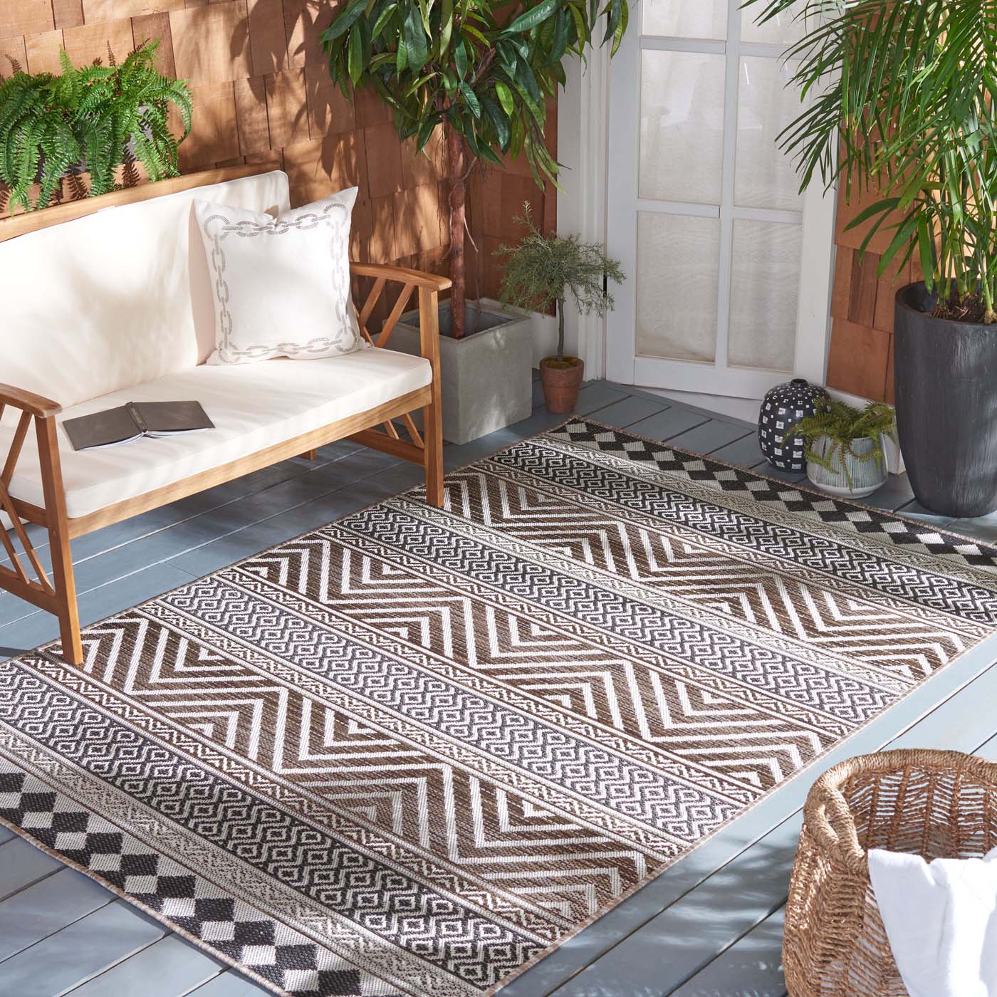 Safavieh Havana 325 Rug, HAV325 - Light Brown / Black